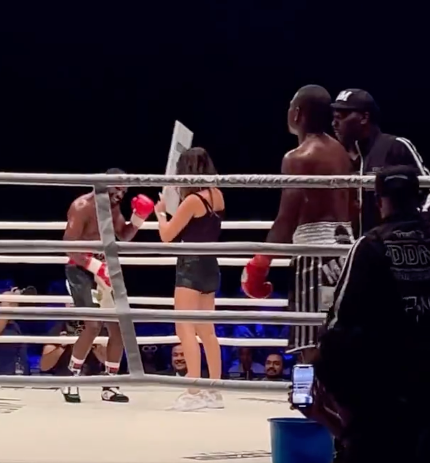 Mayweather dancing with a ring girl