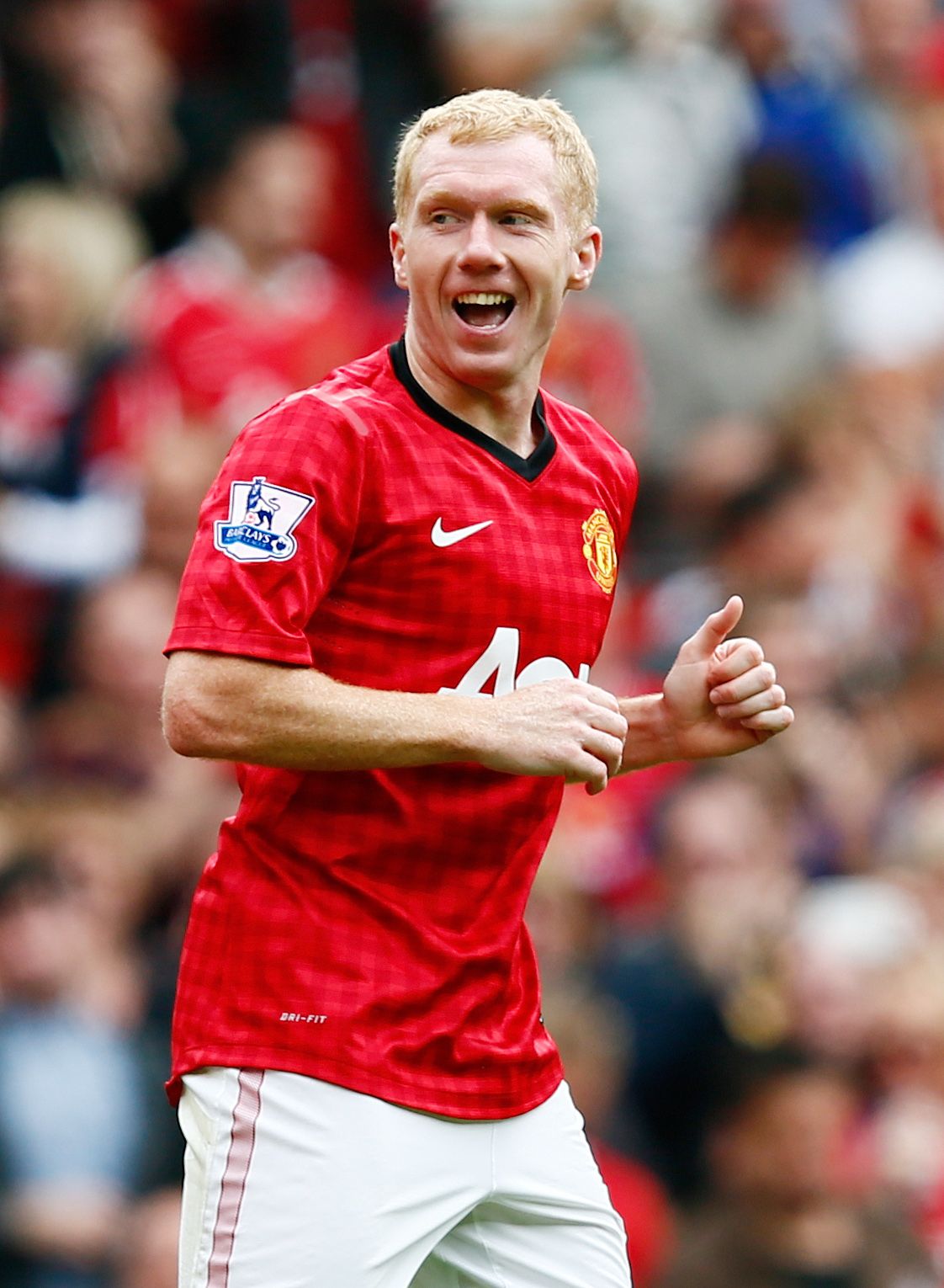 Scholes celebrates at Old Trafford.