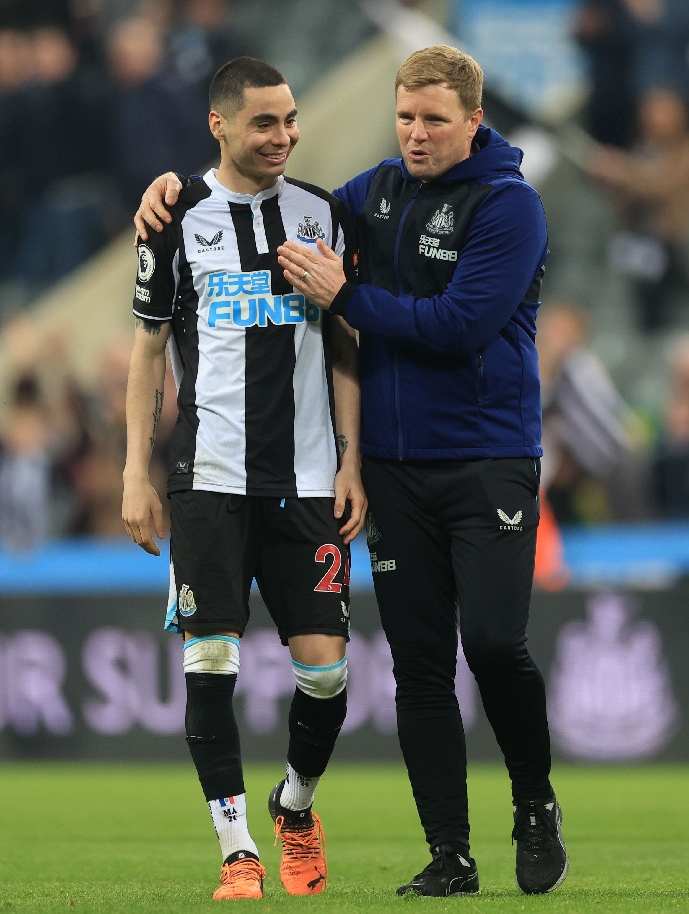 Newcastle's Howe and Almiron.