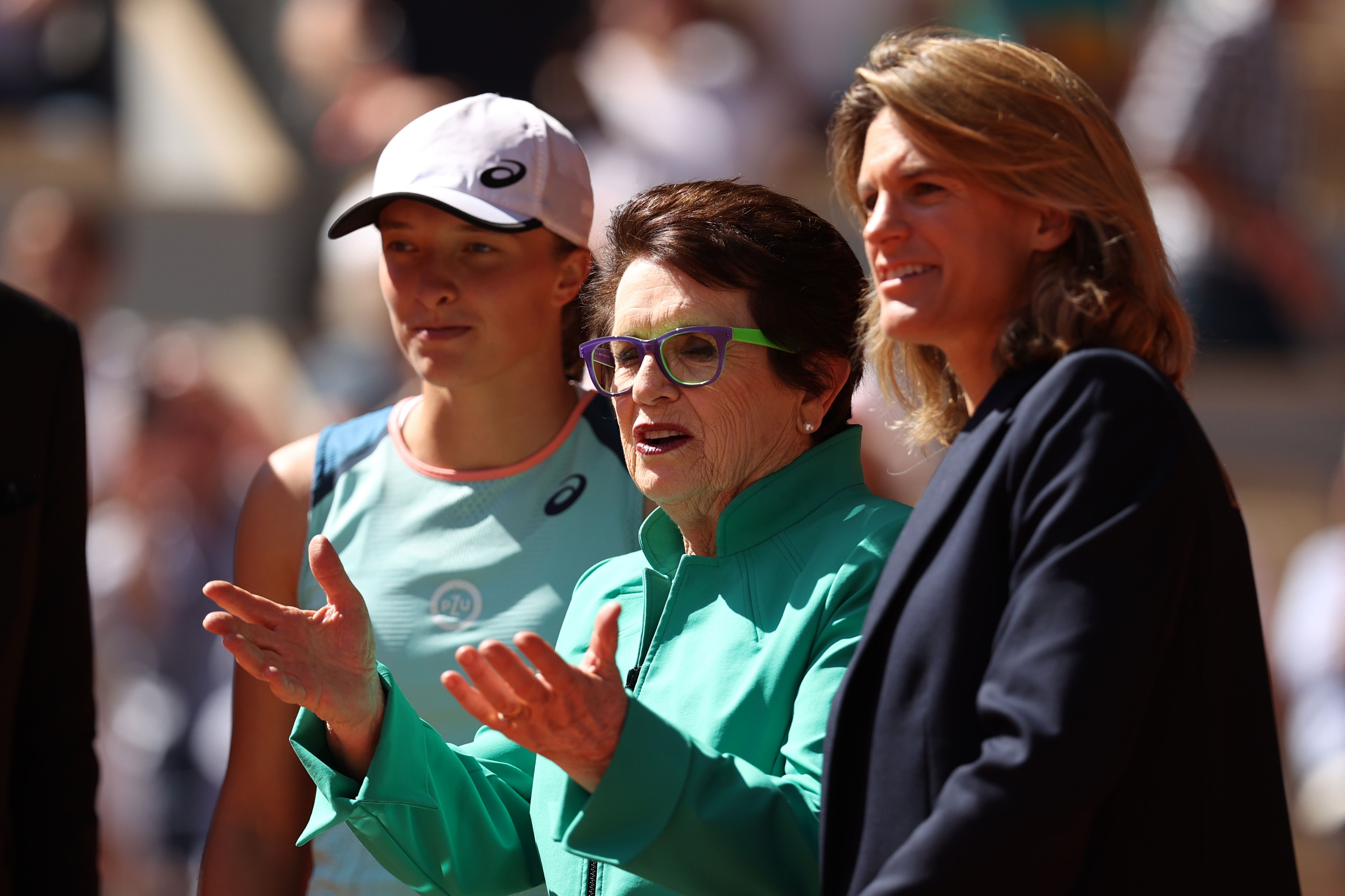 Amelie Mauresmo and Iga Swiatek at the French Open