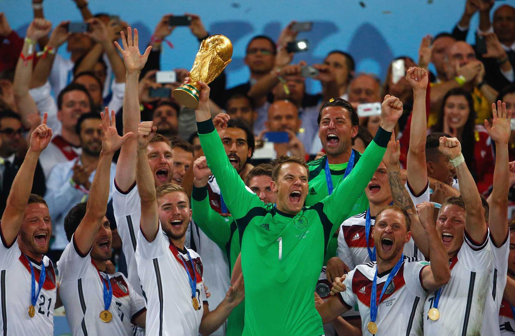 Neuer wins 2014 World Cup