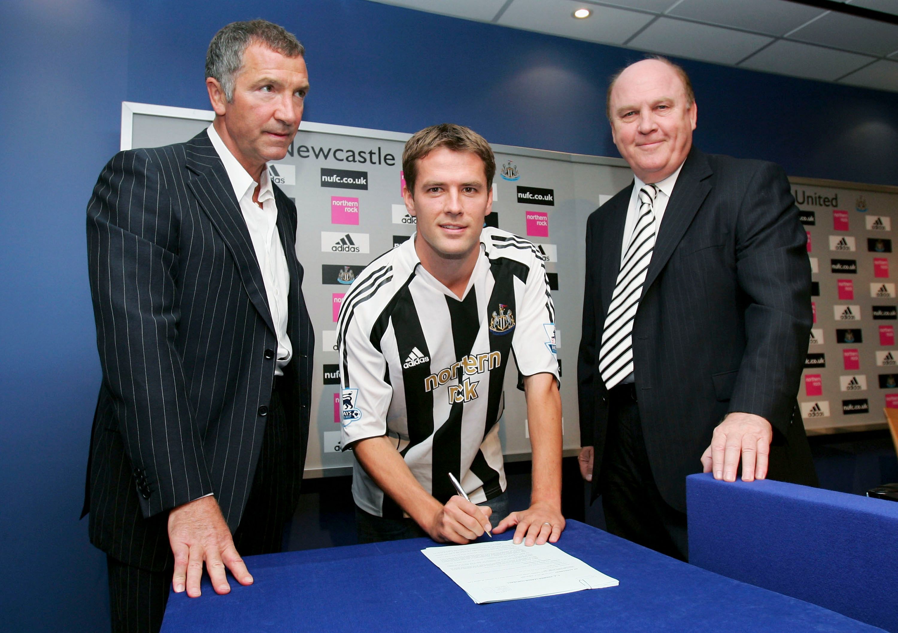 Owen signs for Newcastle