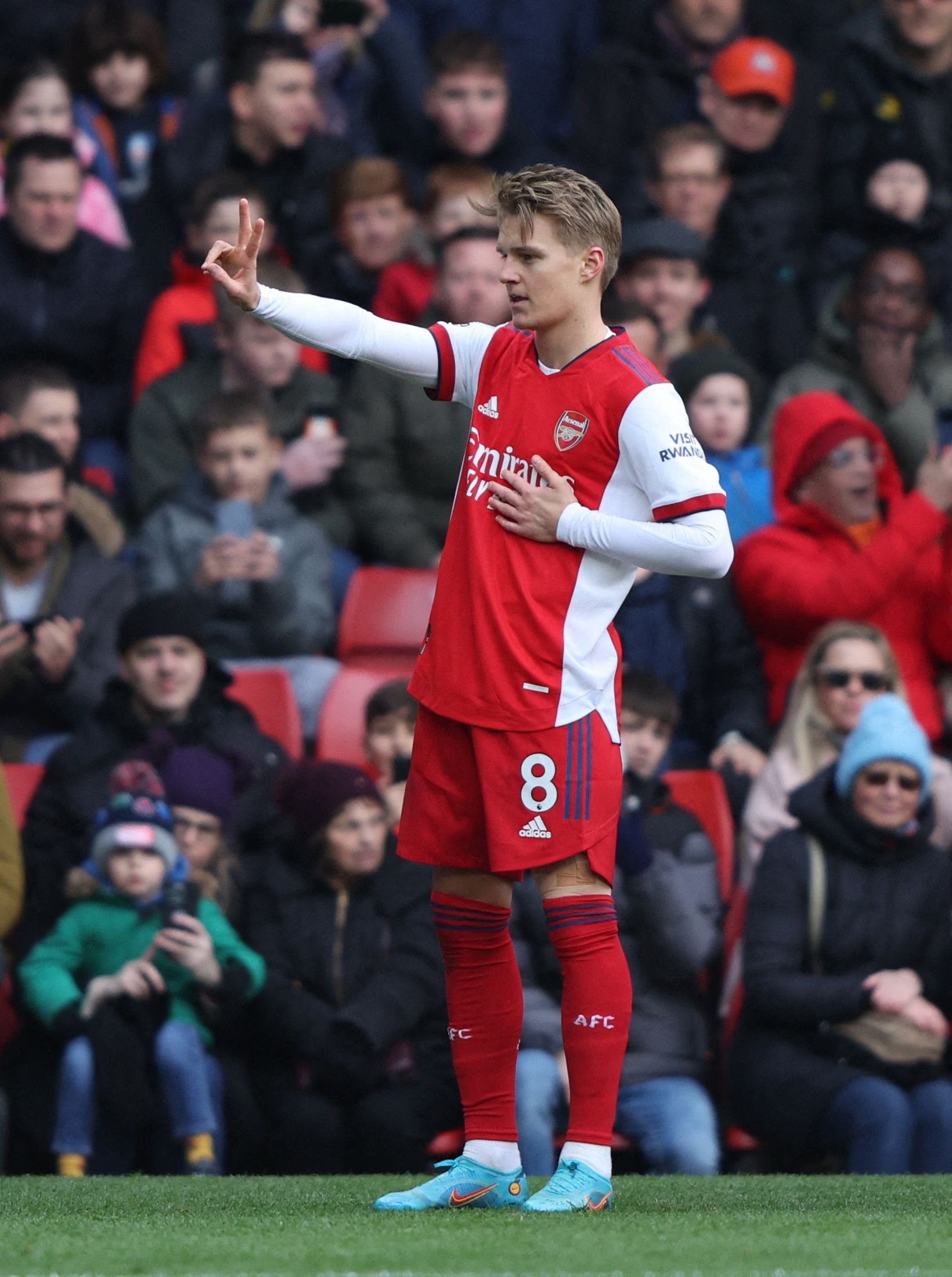 Arsenal's Martin Odegaard goes viral for dropping 'disgusting' skill
