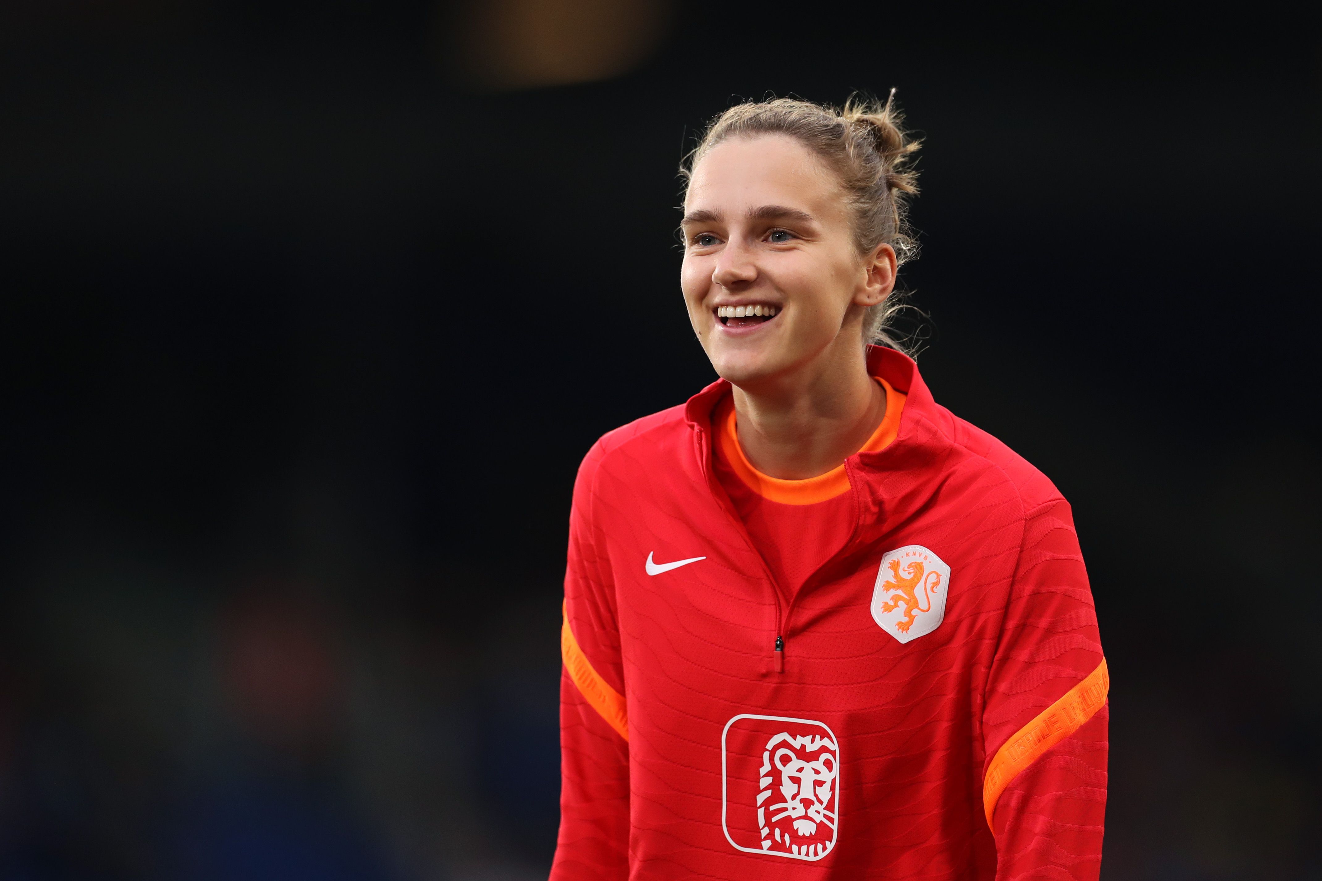 Vivianne Miedema smiles at the camera