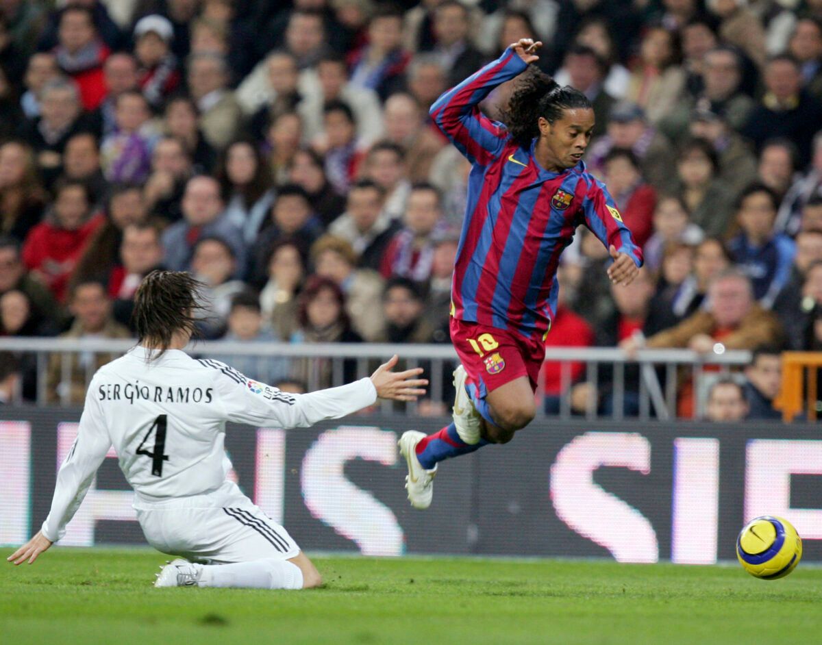 prime RONALDINHO returns to BARCELONA #fifa #fifa22