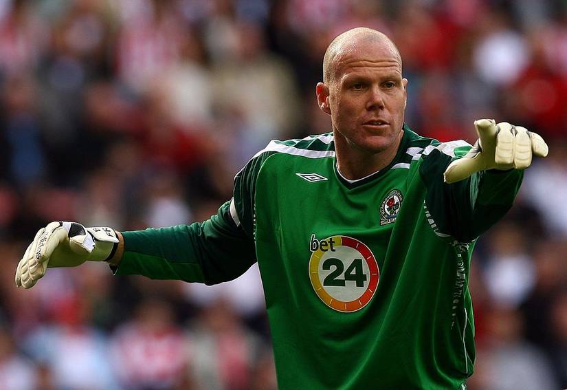 Buffon, Casillas, Neuer, Kahn: Which goalkeeper has the most clean sheets?
