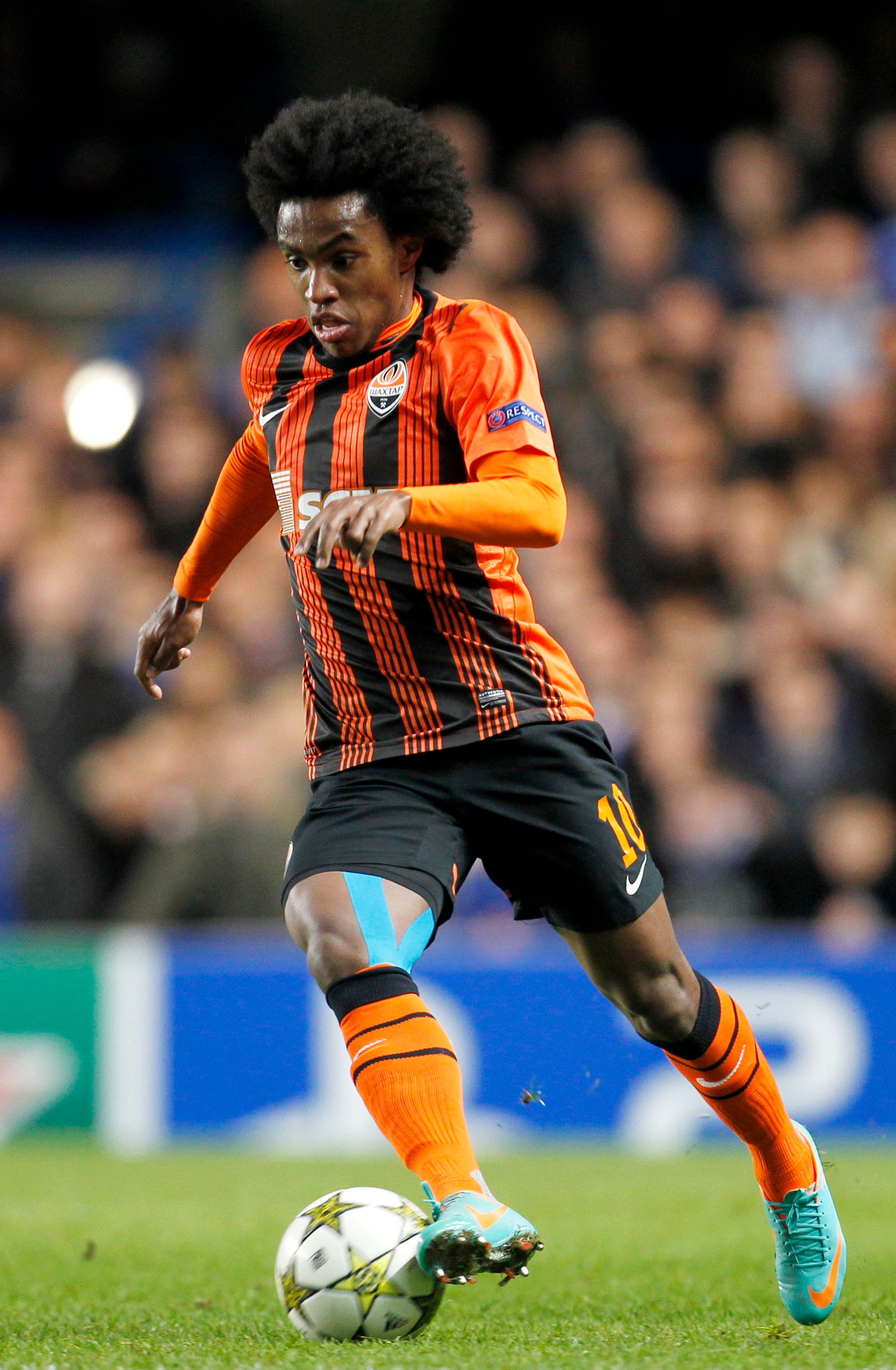 Willian on the ball for Shakhtar.