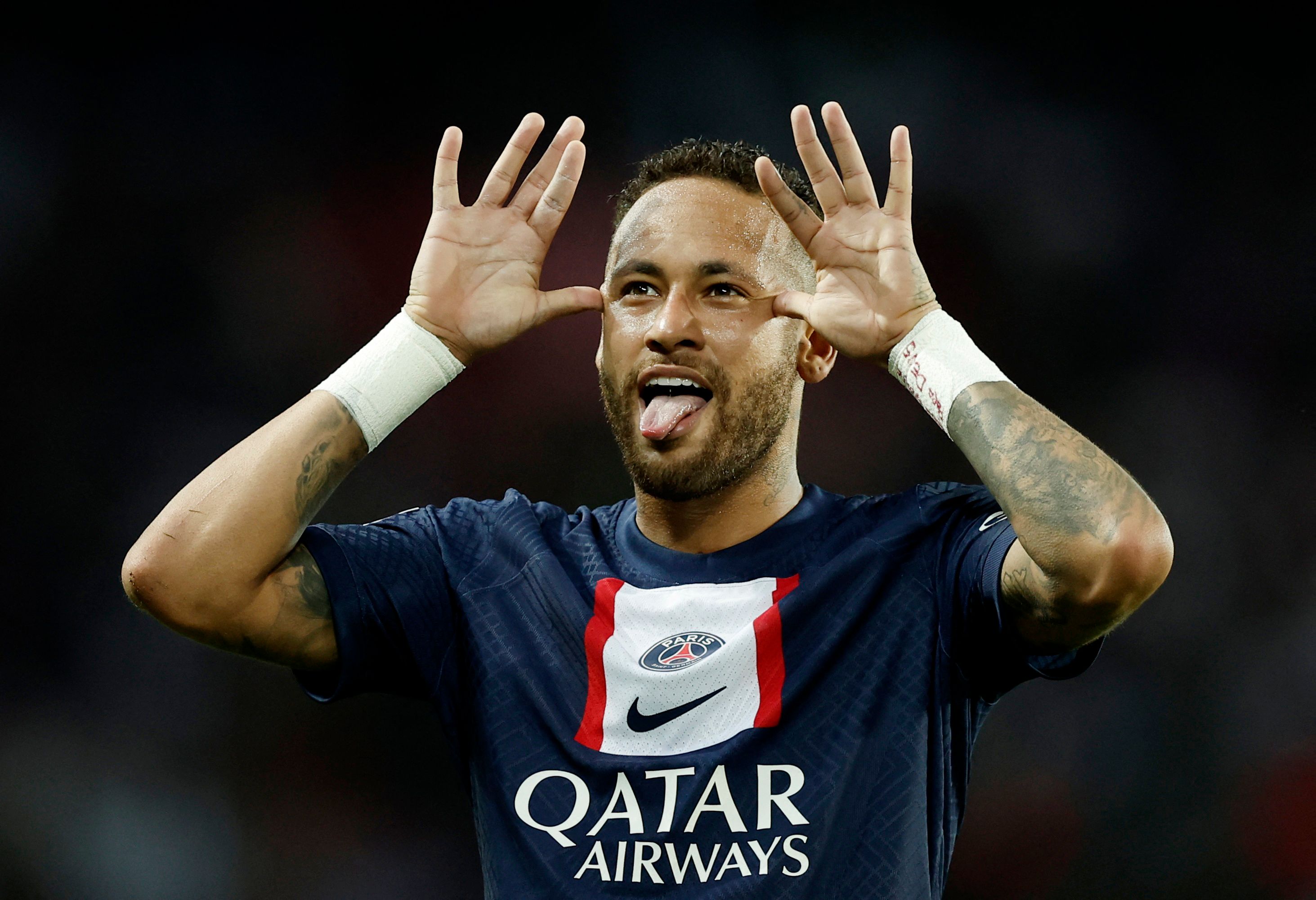 Neymar celebrates PSG goal