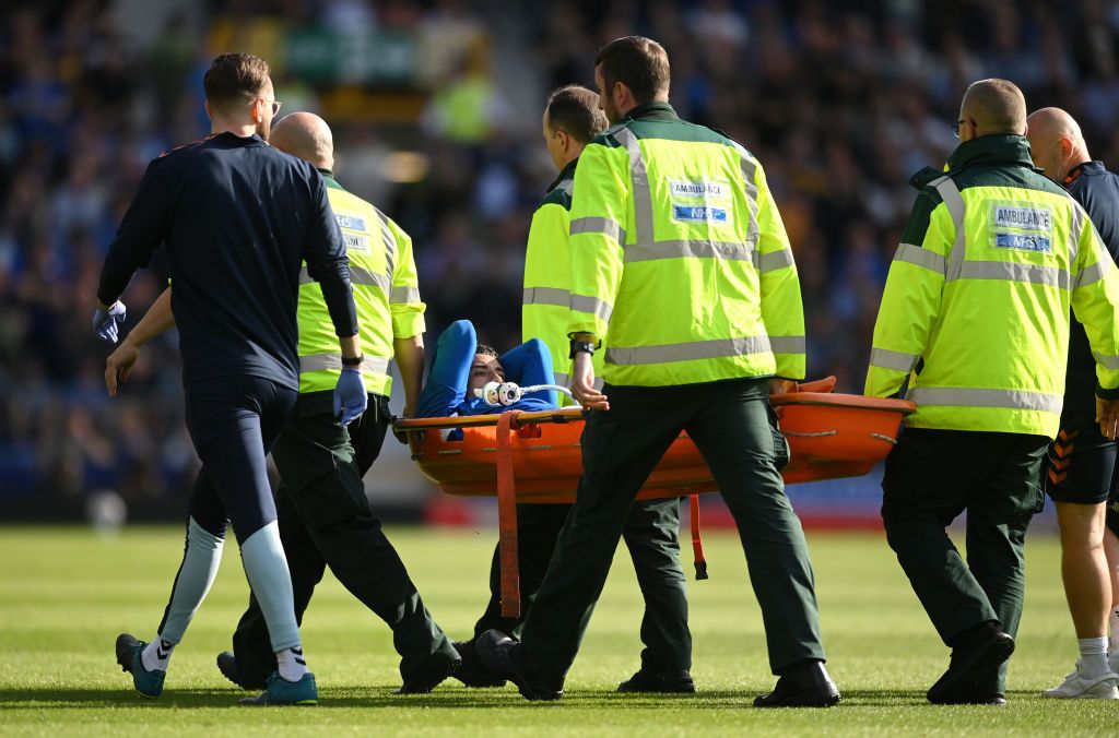 Ben Godfrey was stretchered off in Everton vs Chelsea