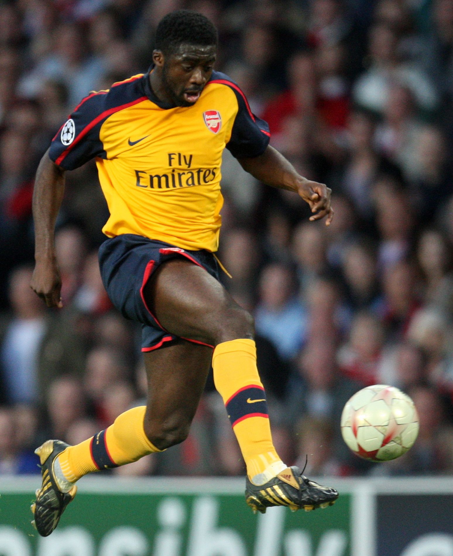 Toure playing for Arsenal.