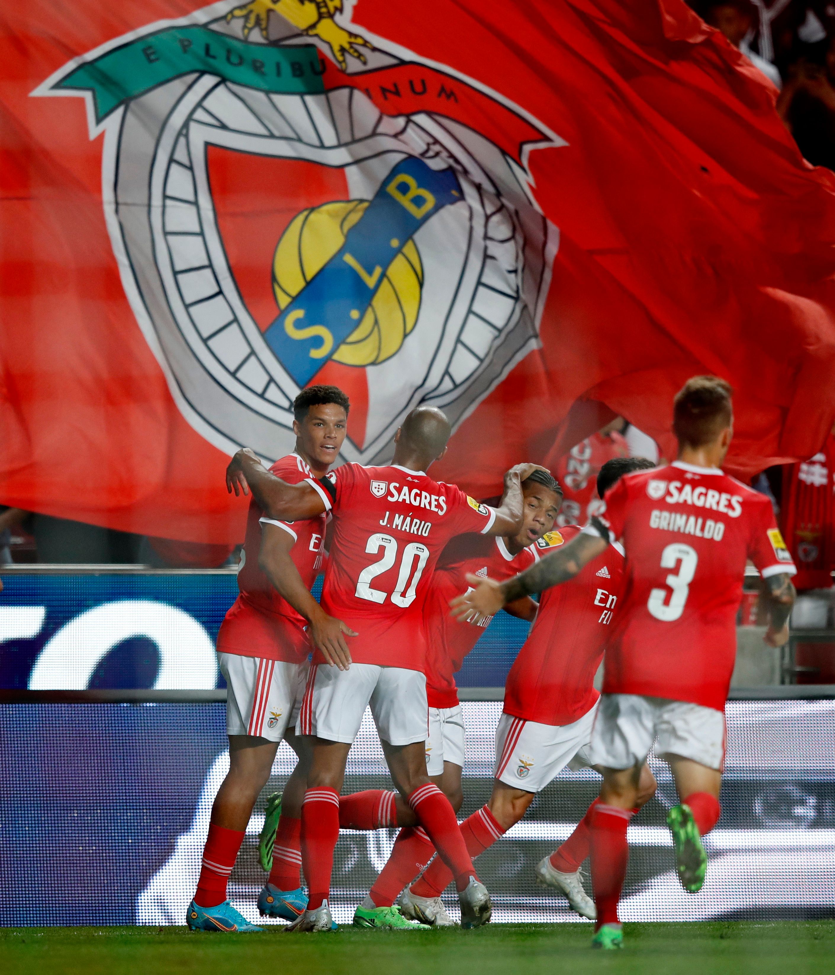 Benfica's Neres celebrates.