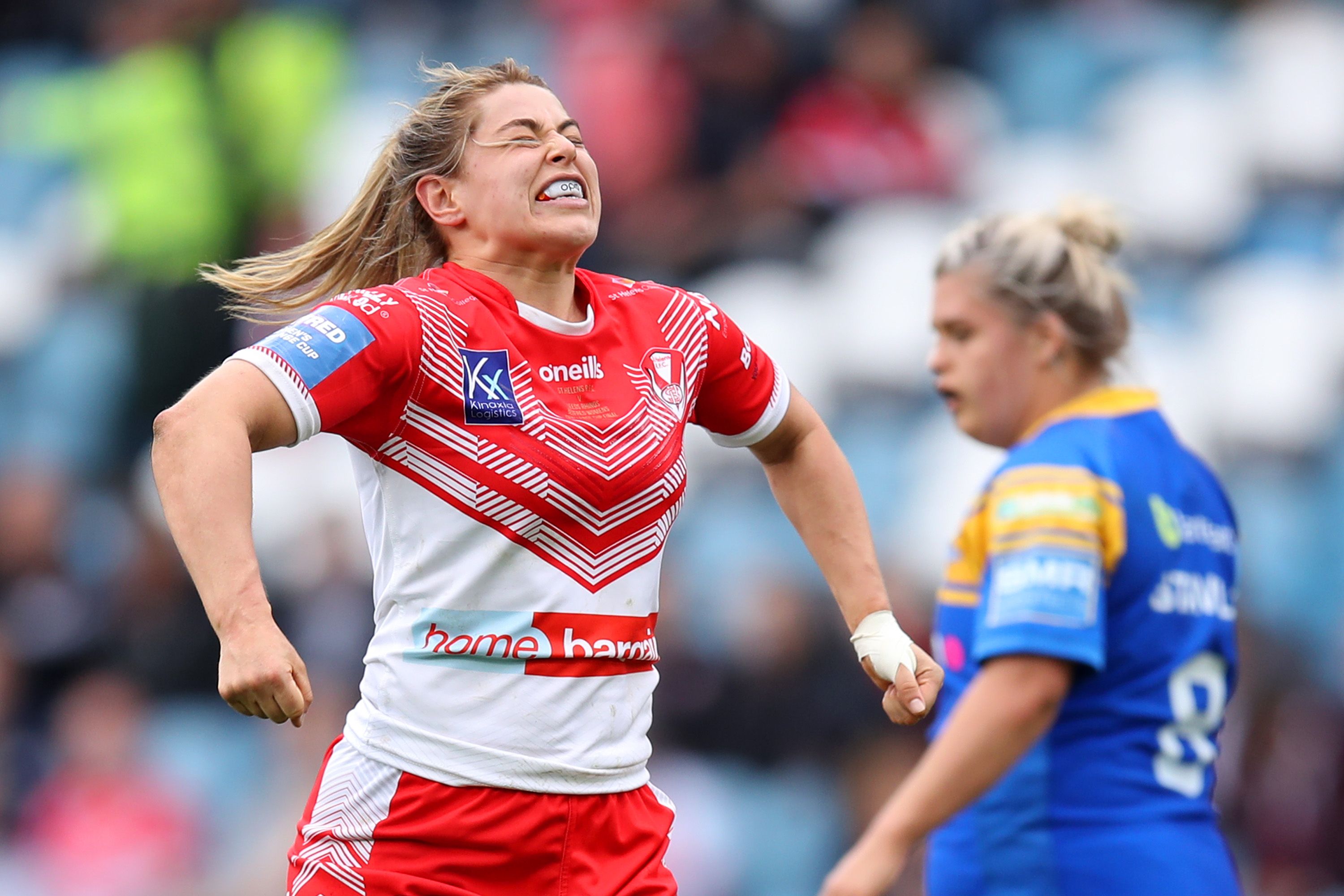 Emily Rudge playing for St. Helens 