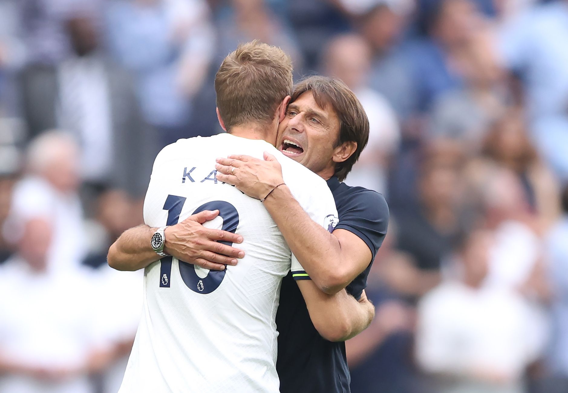 Harry Kane of Tottenham Hotspur is embraced by Head Coach, Antonio Conte at the final whistle during the Premier League match between Tottenham Hotspur and Fulham FC at Tottenham Hotspur Stadium on September 03, 2022 in London, England.