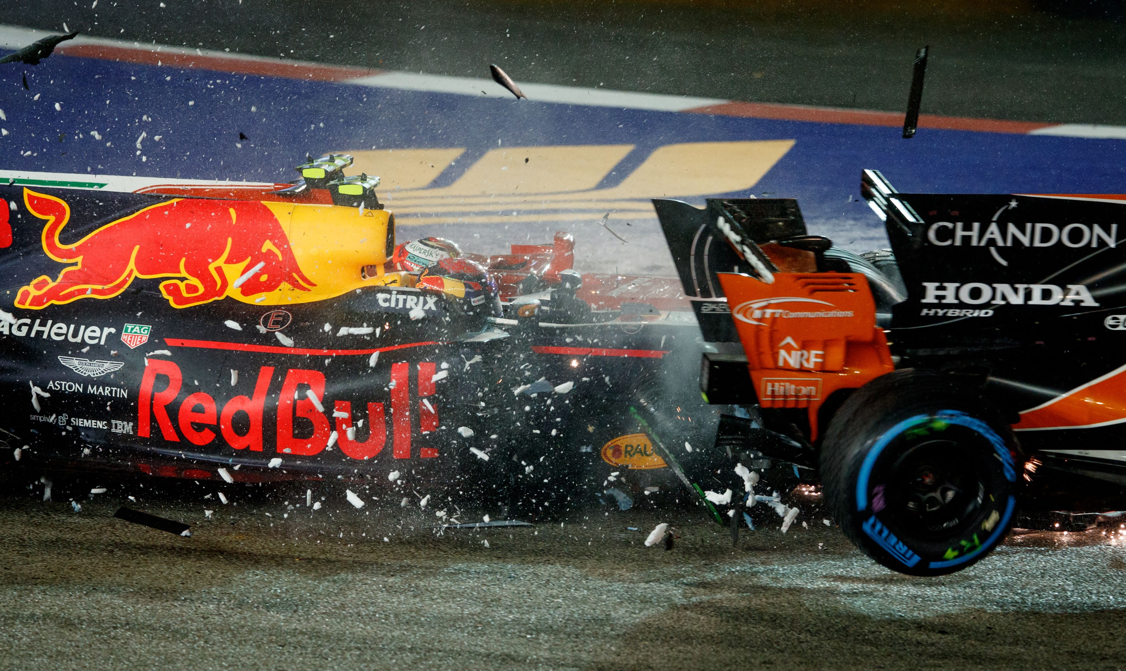 Alonso, Verstappen crash in Singapore