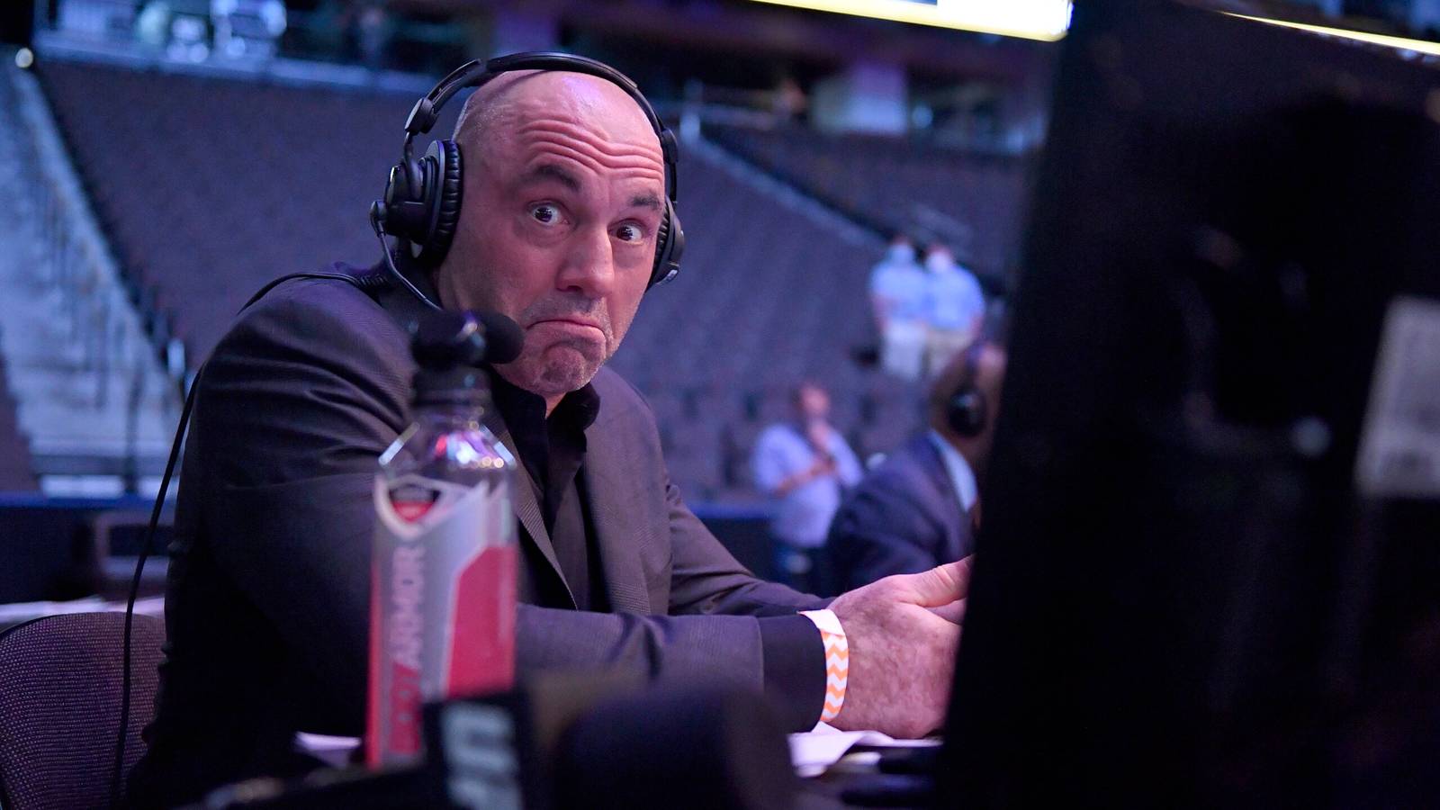 Joe Rogan Commentating Ufc Joe Rogan: UFC commentator playing pool is seriously impressive