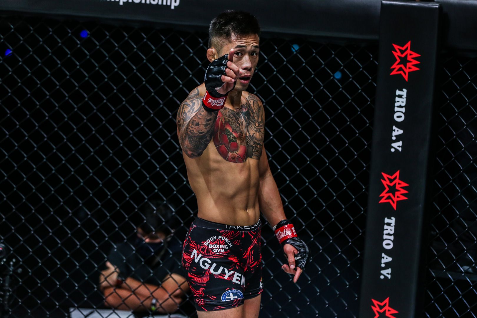Martin Nguyen pointing at his opponent in ONE FC