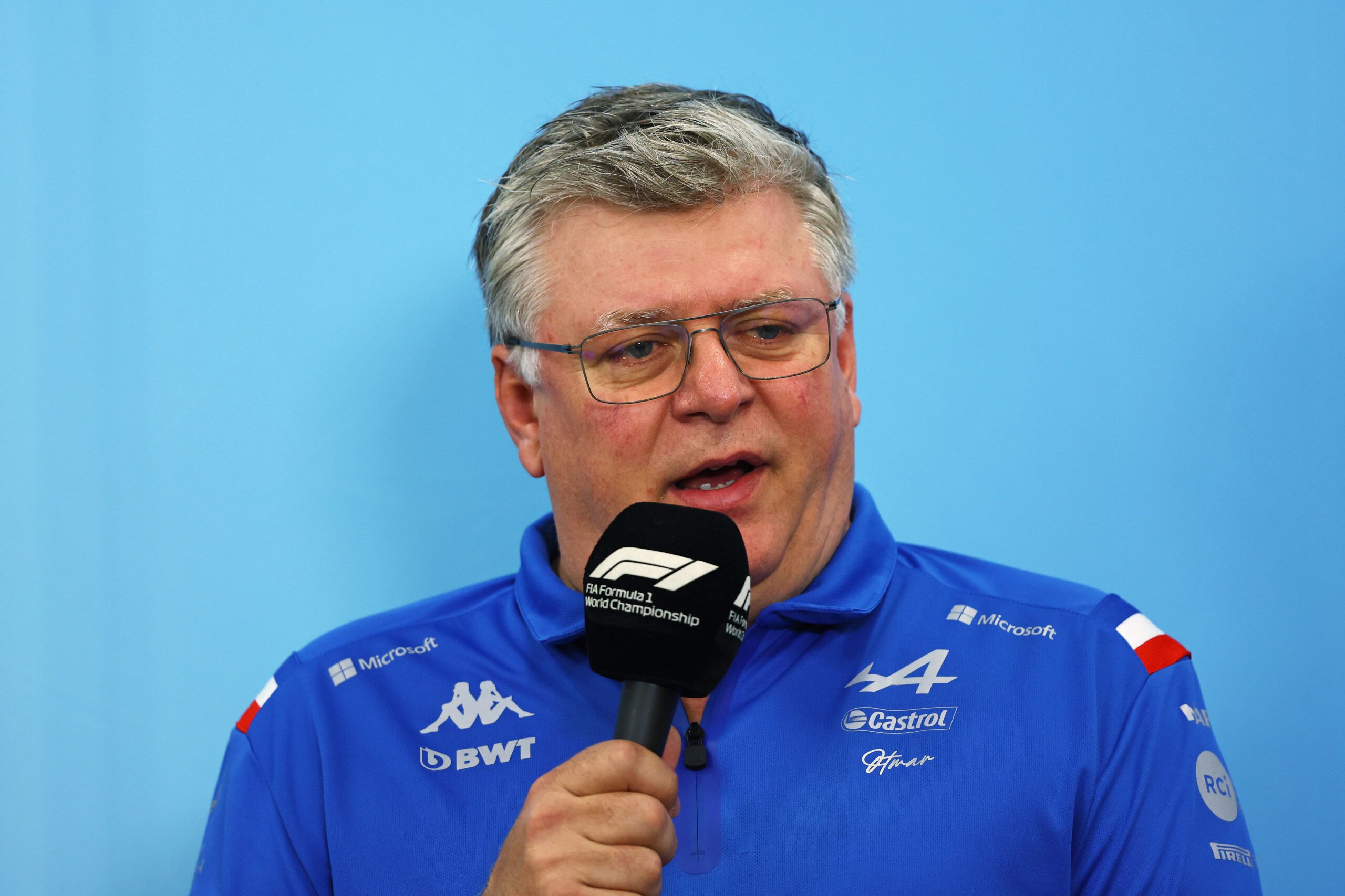Otmar Szafnauer reveals Daniel Ricciardo contact over Alpine switch