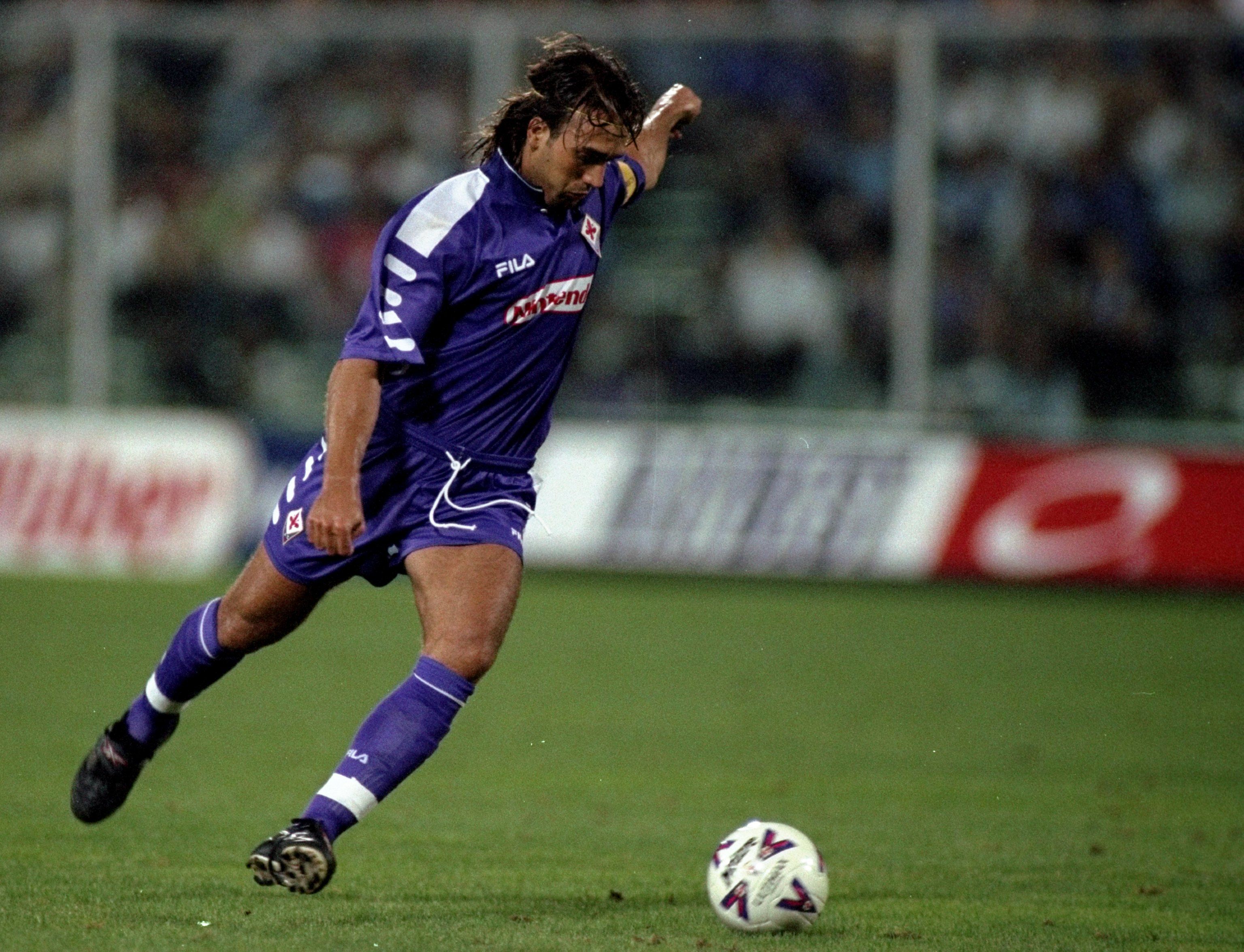 Gabriel Batistuta in action for Fiorentina