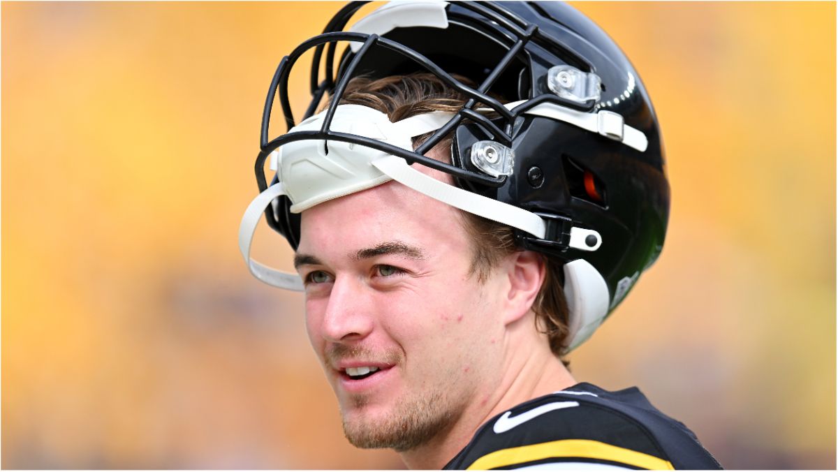 Kenny Pickett Former NFL star defends Steelers QB despite