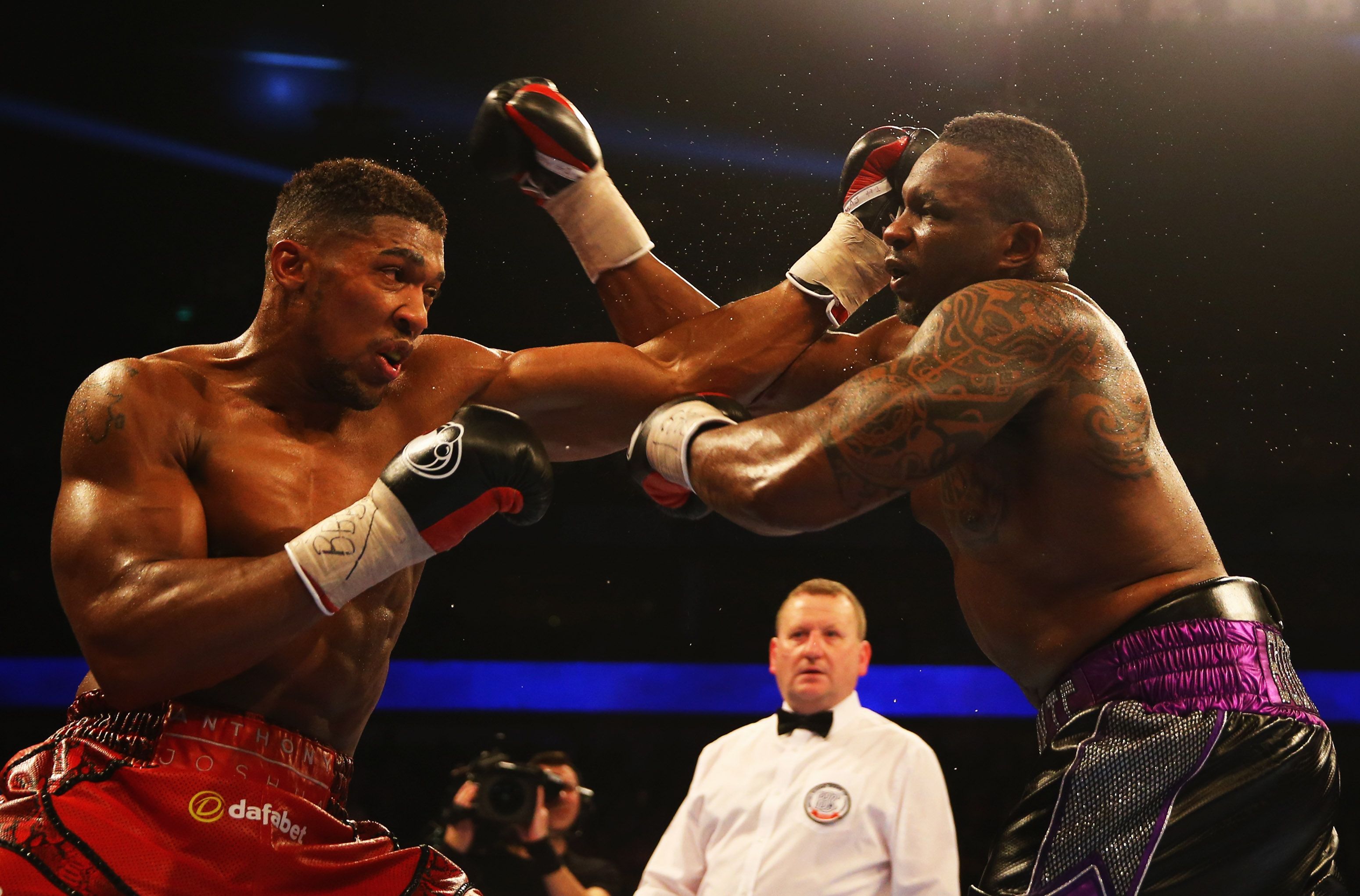 Anthony Joshua breaks character with explicit reply to Dillian Whyte ...