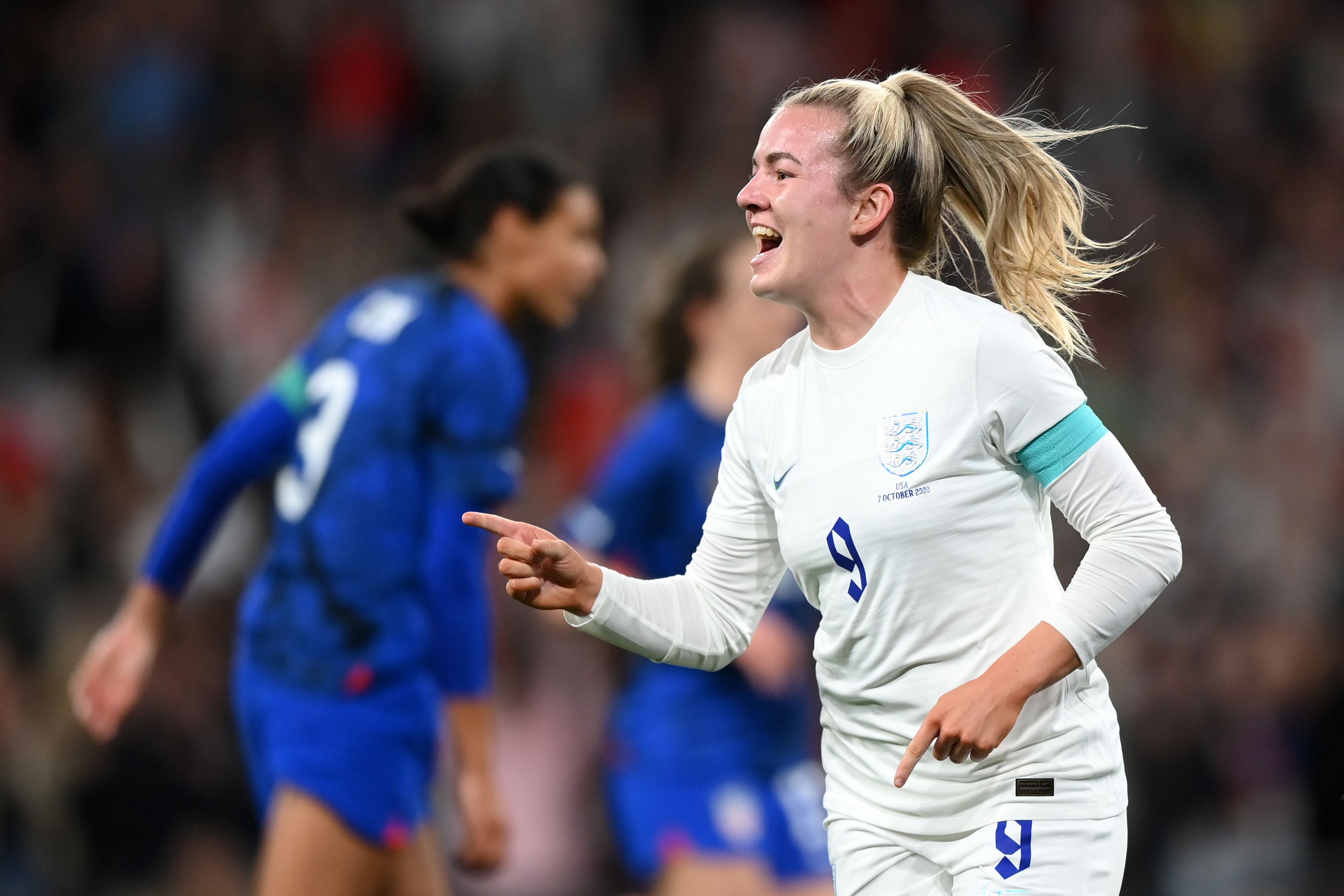 England's Lauren Hemp scores vs USA