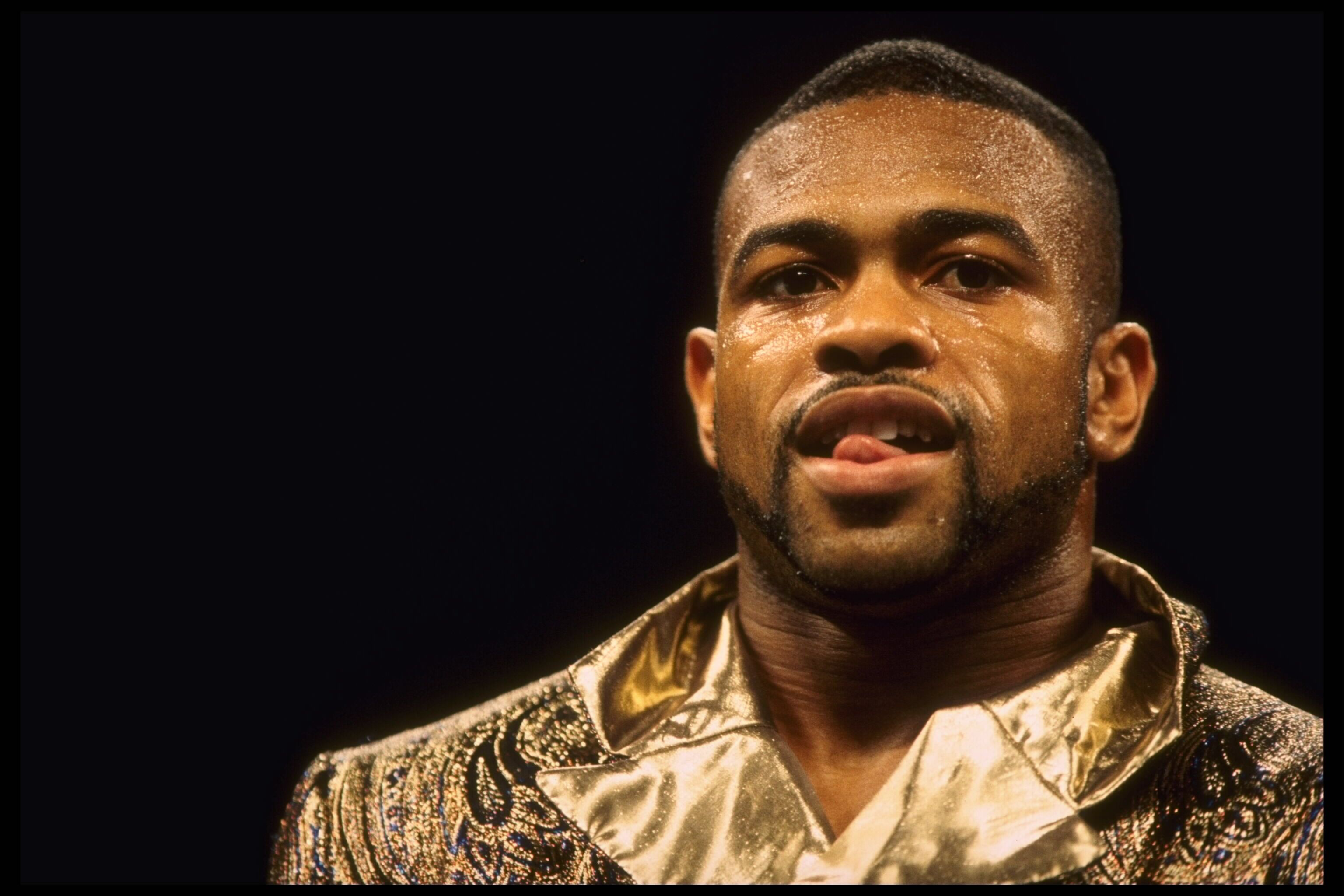 Roy Jones Jr Video of 'the ultimate showman' resurfaces as he signs