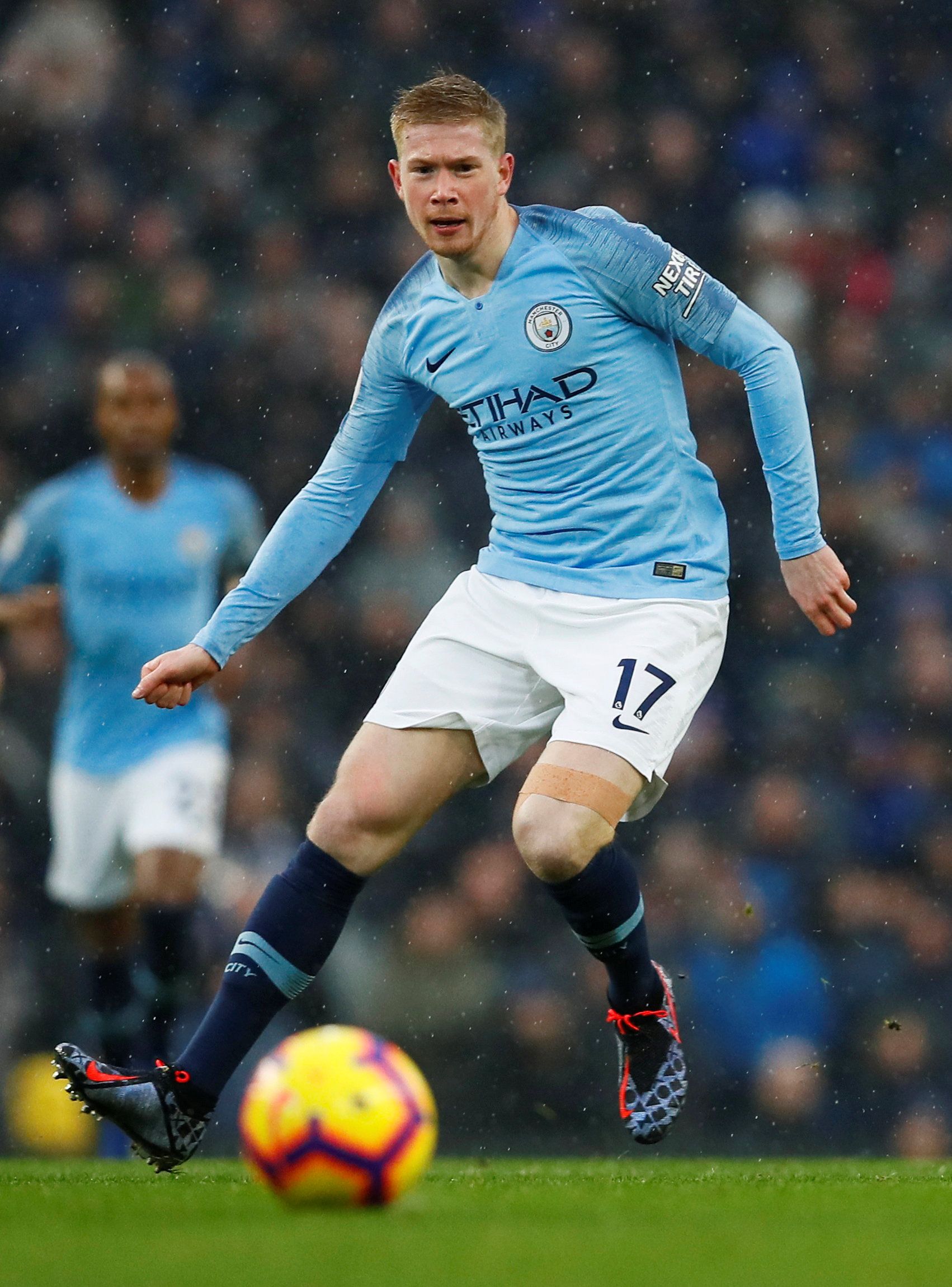 De Bruyne on the ball for Man City in 2018.