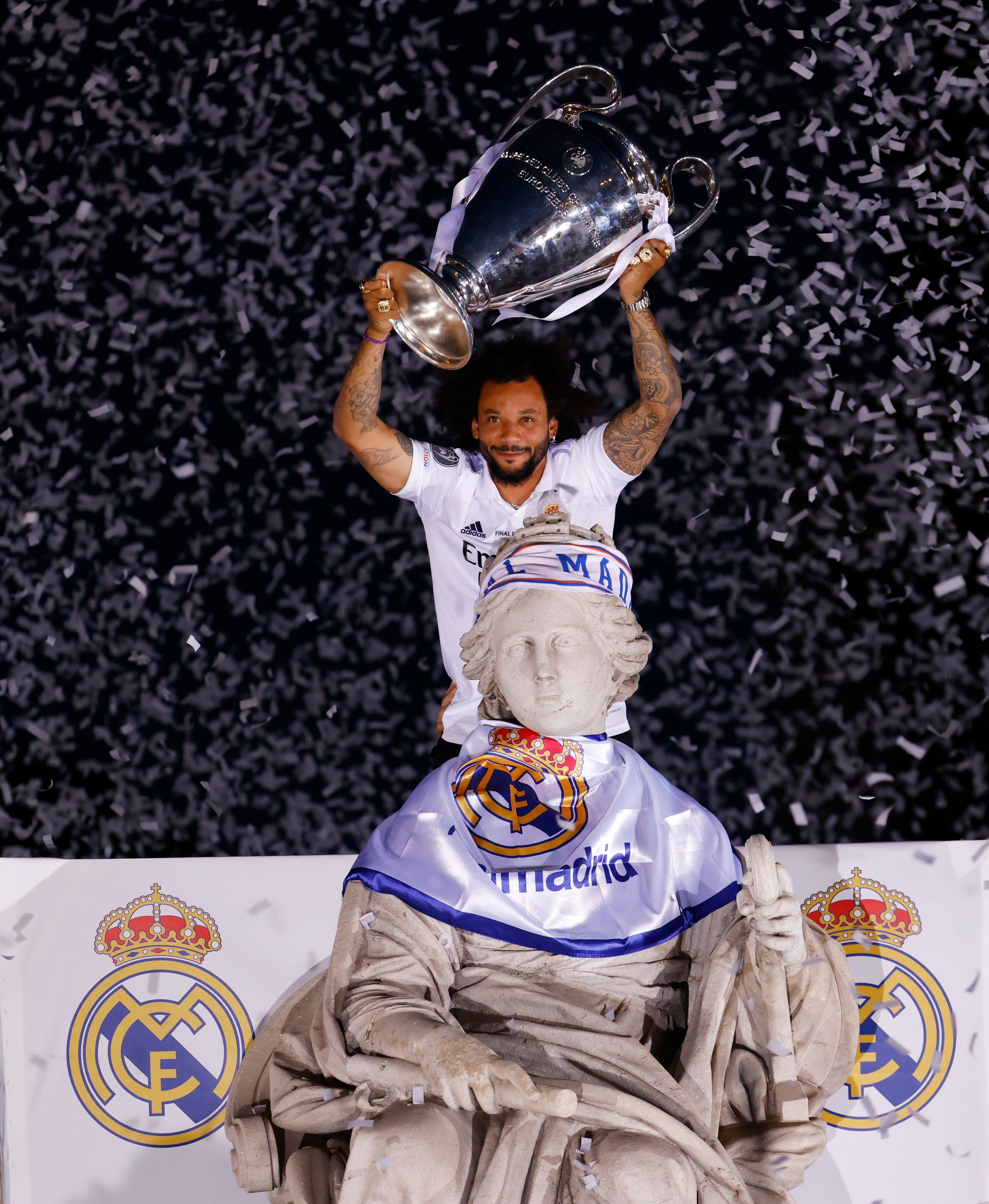 Marcelo lifting the Champions League trophy.