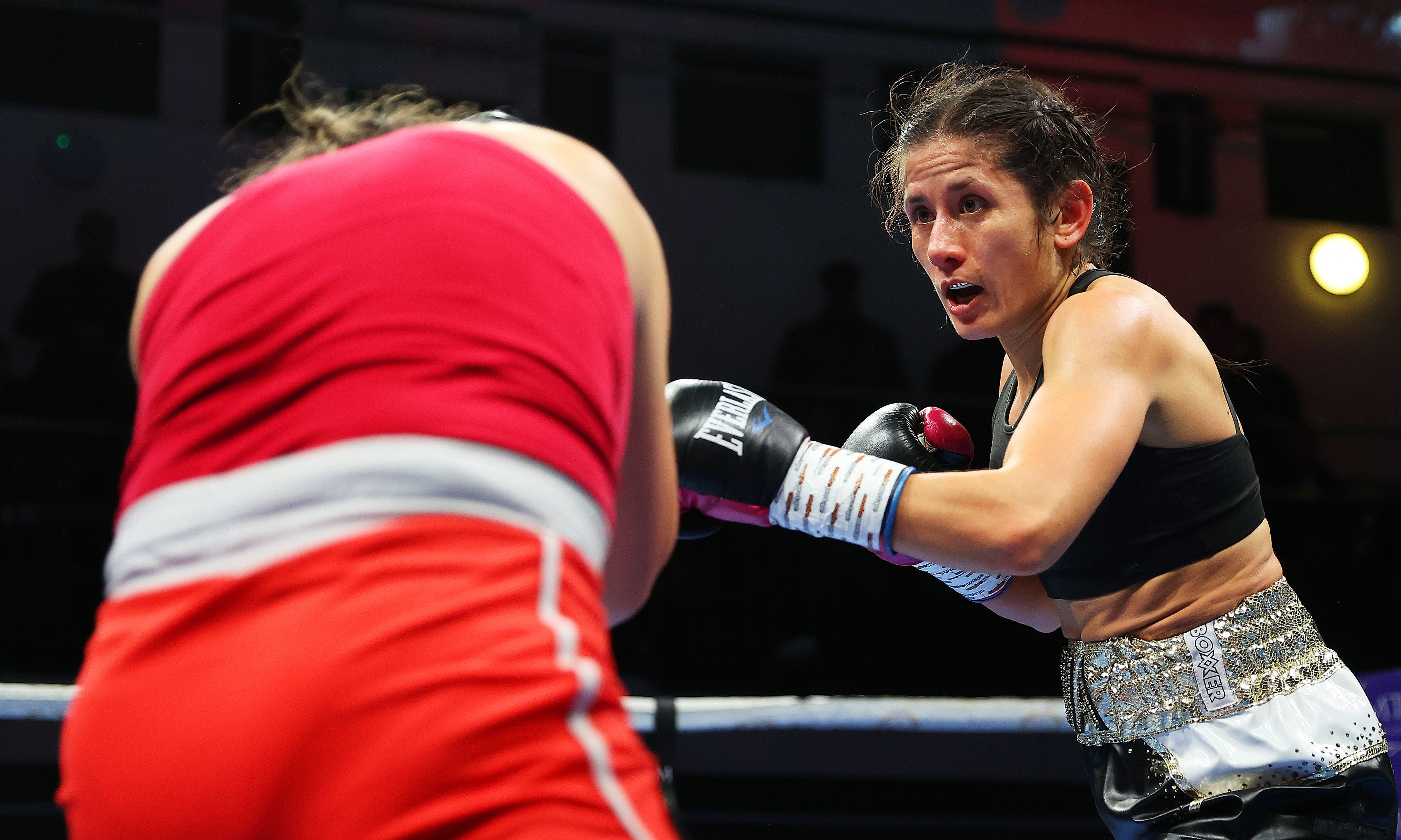 Boxing star Nina Hughes fighting Claudia Ferenczi