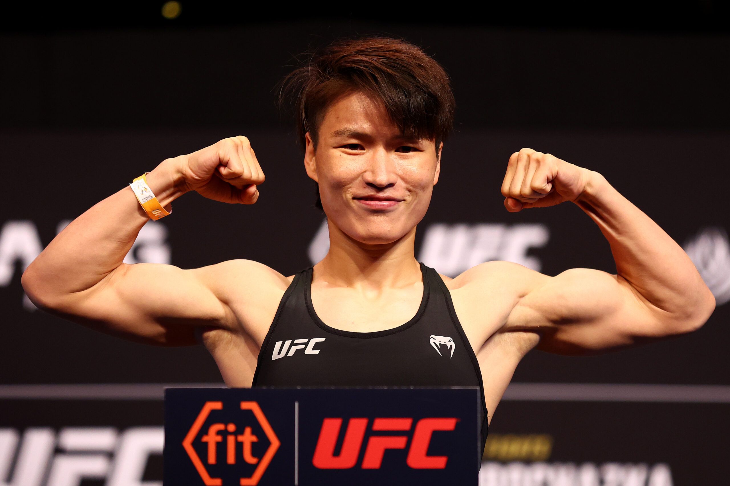 UFC star Zhang Weili picks up Francis Ngannou in incredible show of