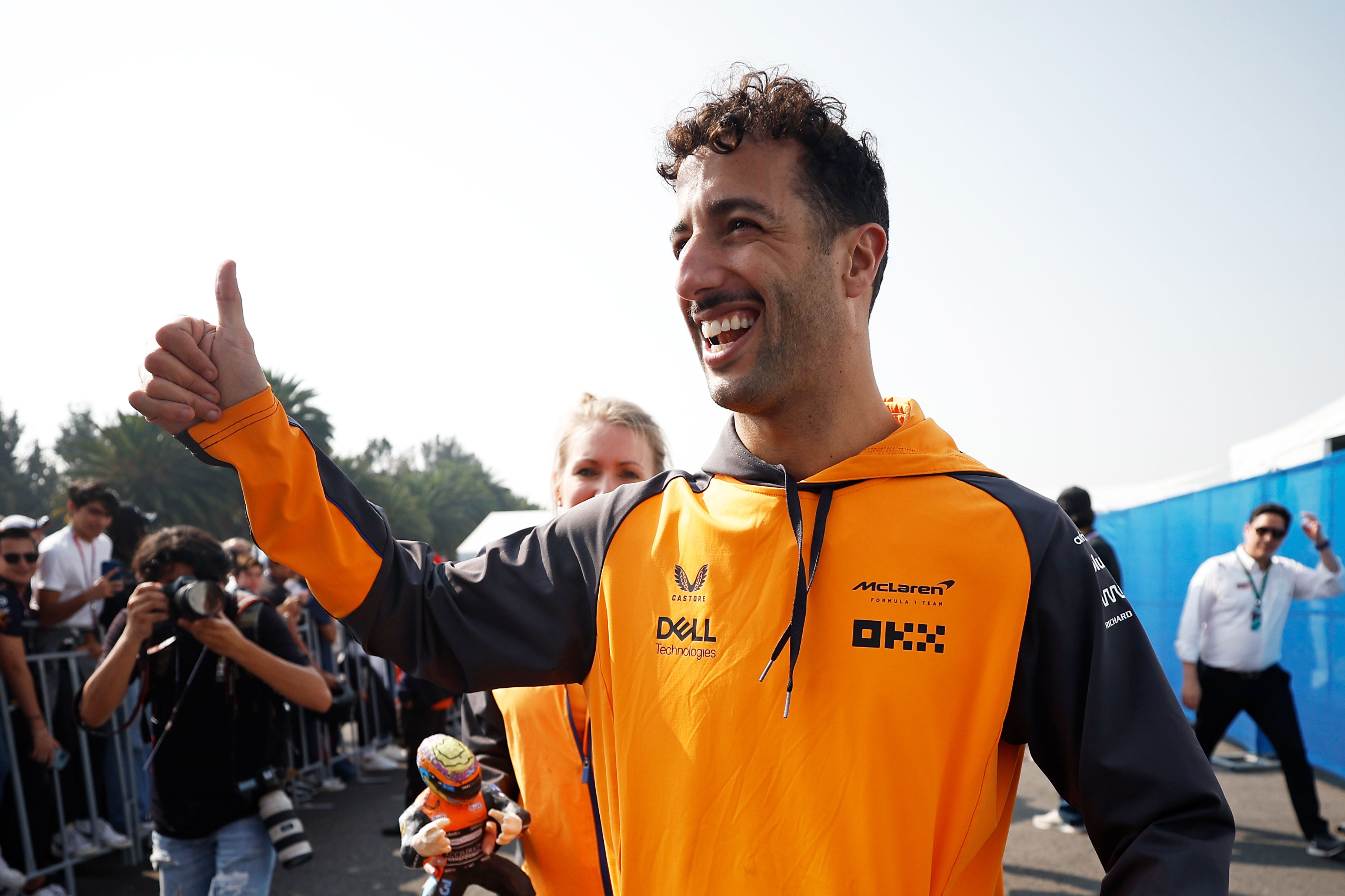 Formula 1 star Daniel Ricciardo shows off handy MMA skills during spar with  UFC icon