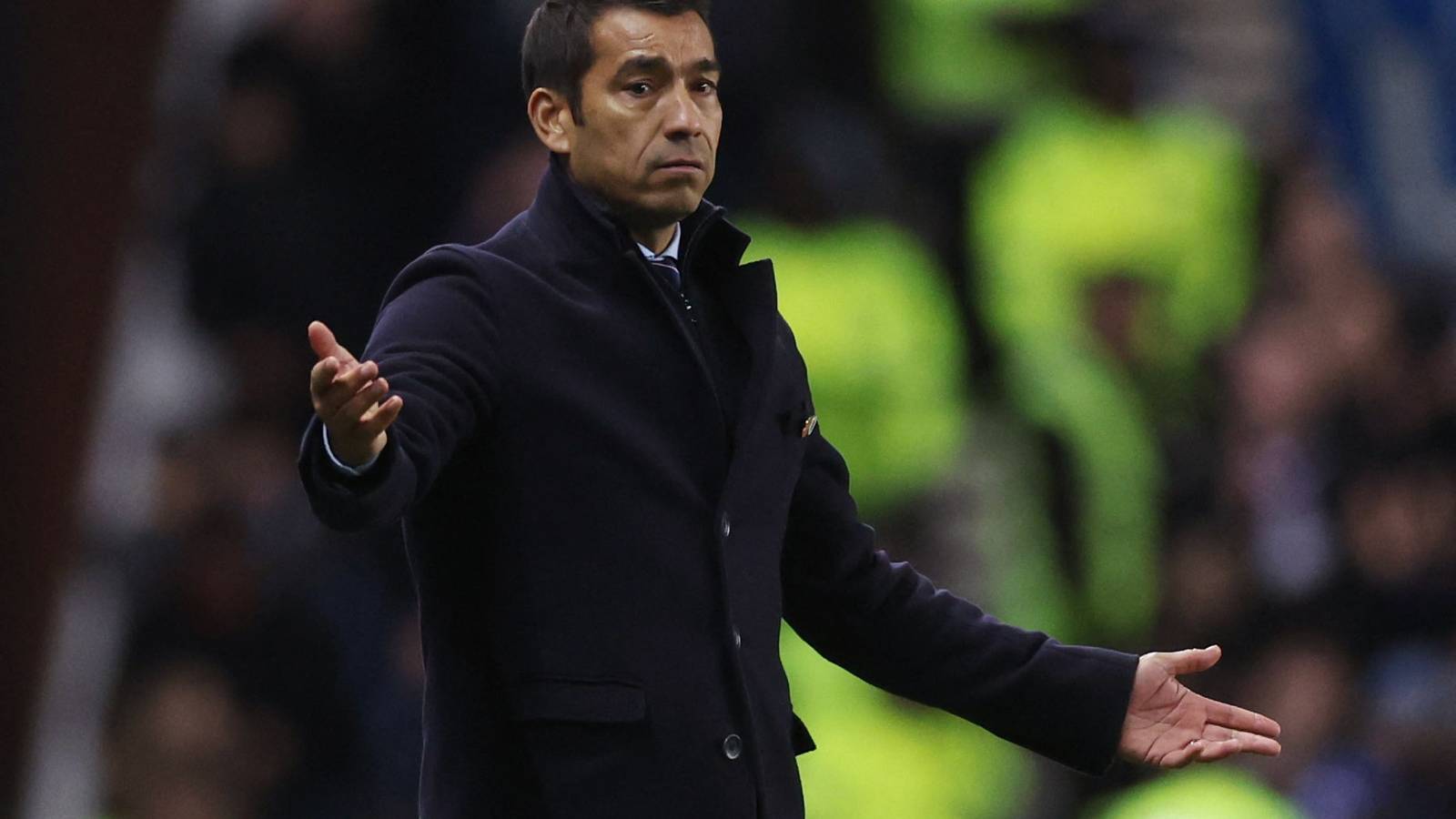 Rangers: 42 y/o manager 'among favourites' to replace Van Bronckhorst ...