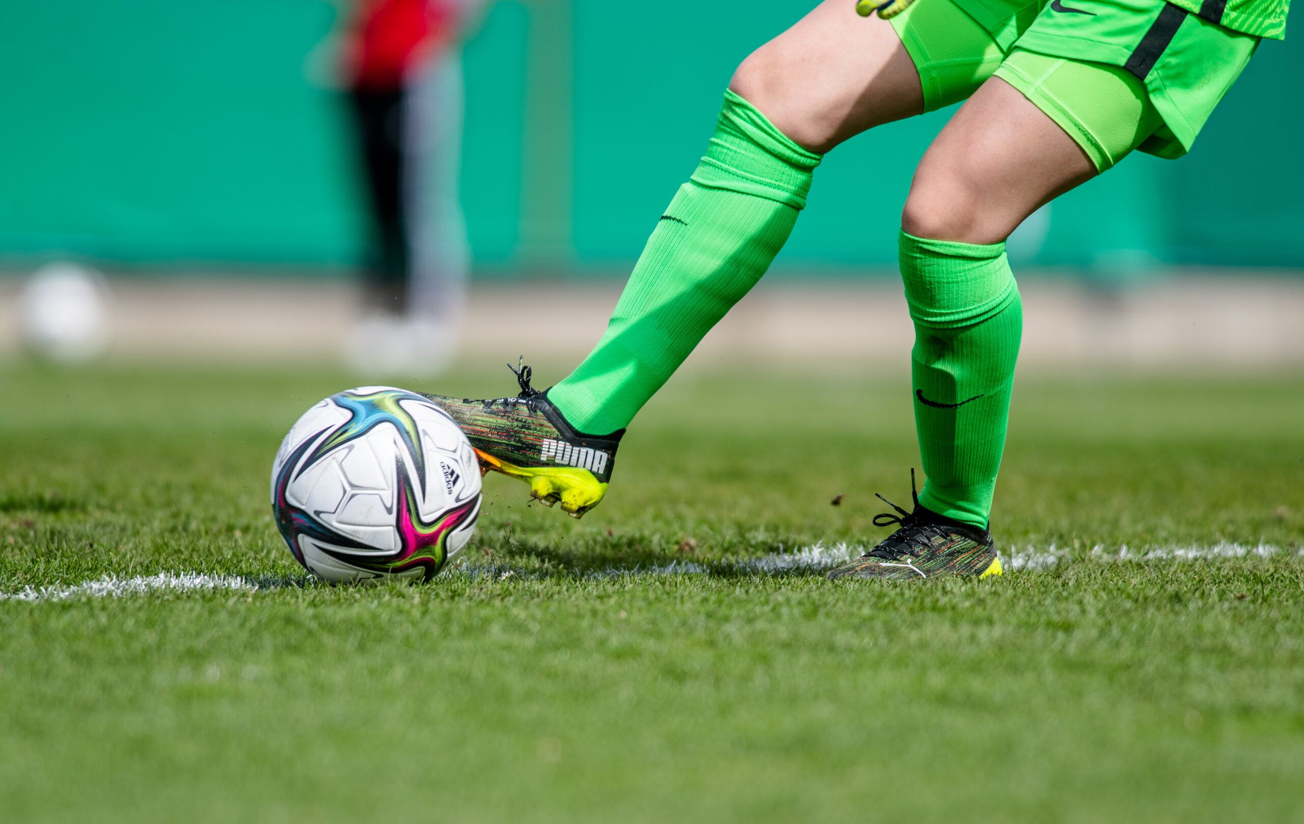 Hilarious clip of NCAA player scoring winner after ‘injury’ goes viral