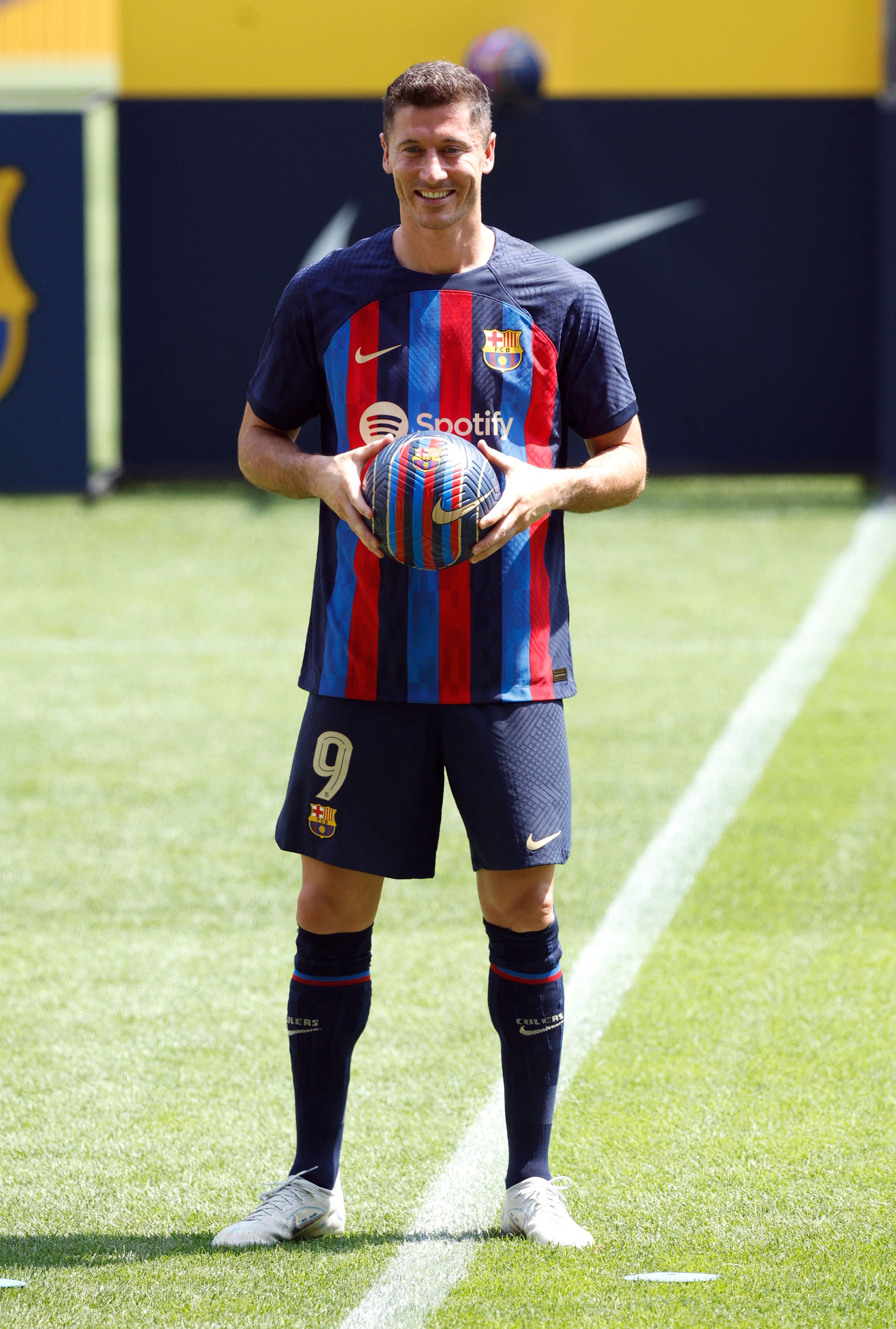 Lewandowski unveiled as a Barcelona player.