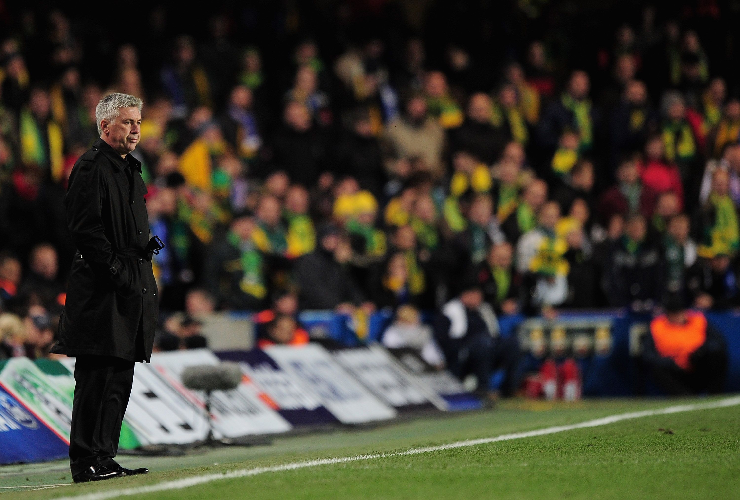 Carlo Ancelotti managing Chelsea in 2010