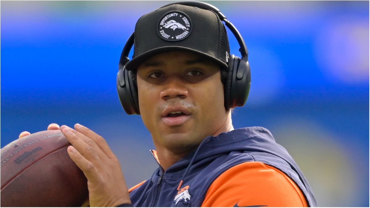 Analyst crushes 'poser' Broncos QB Russell Wilson