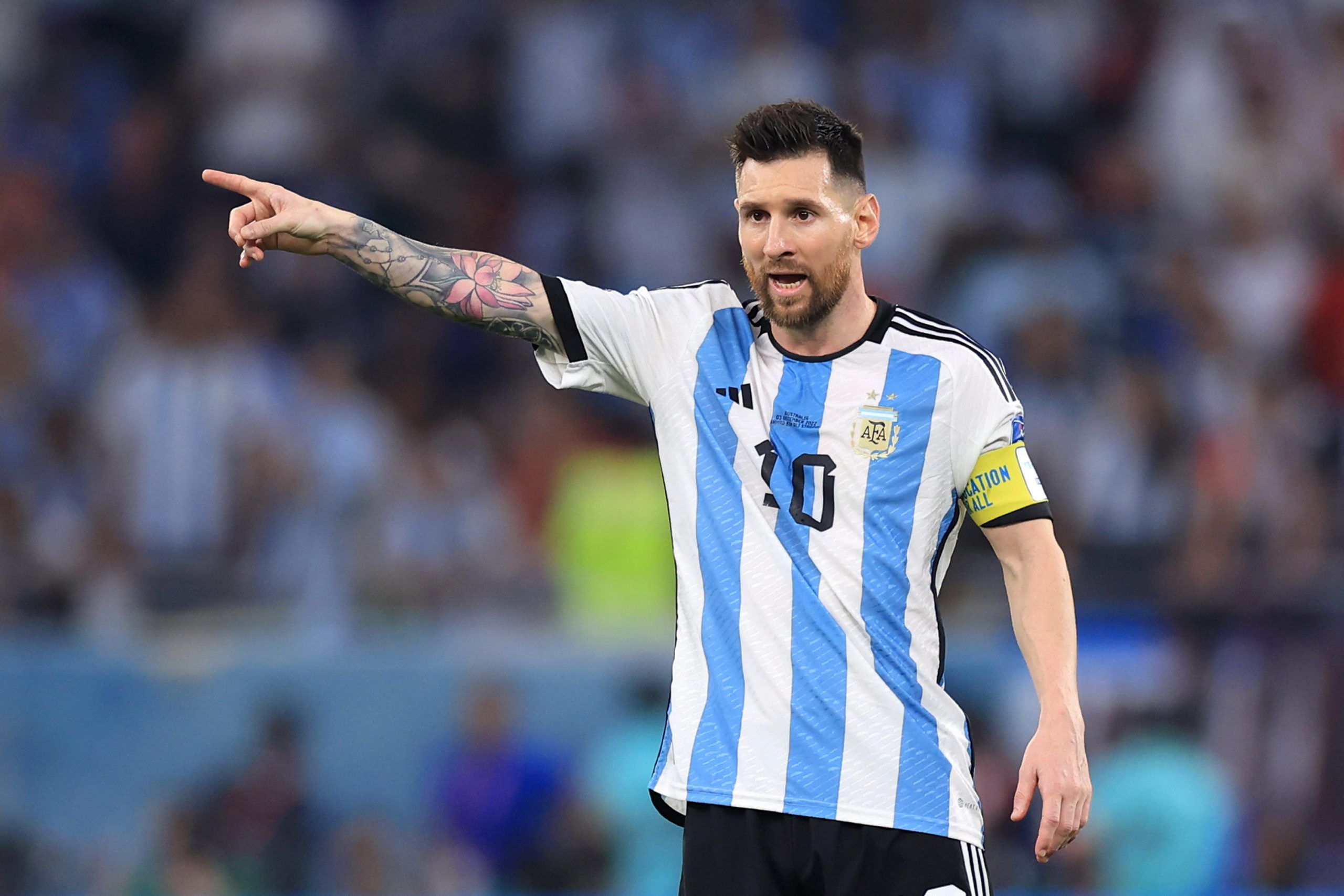 Lionel Messi: Why does Argentina star walk so much during games?