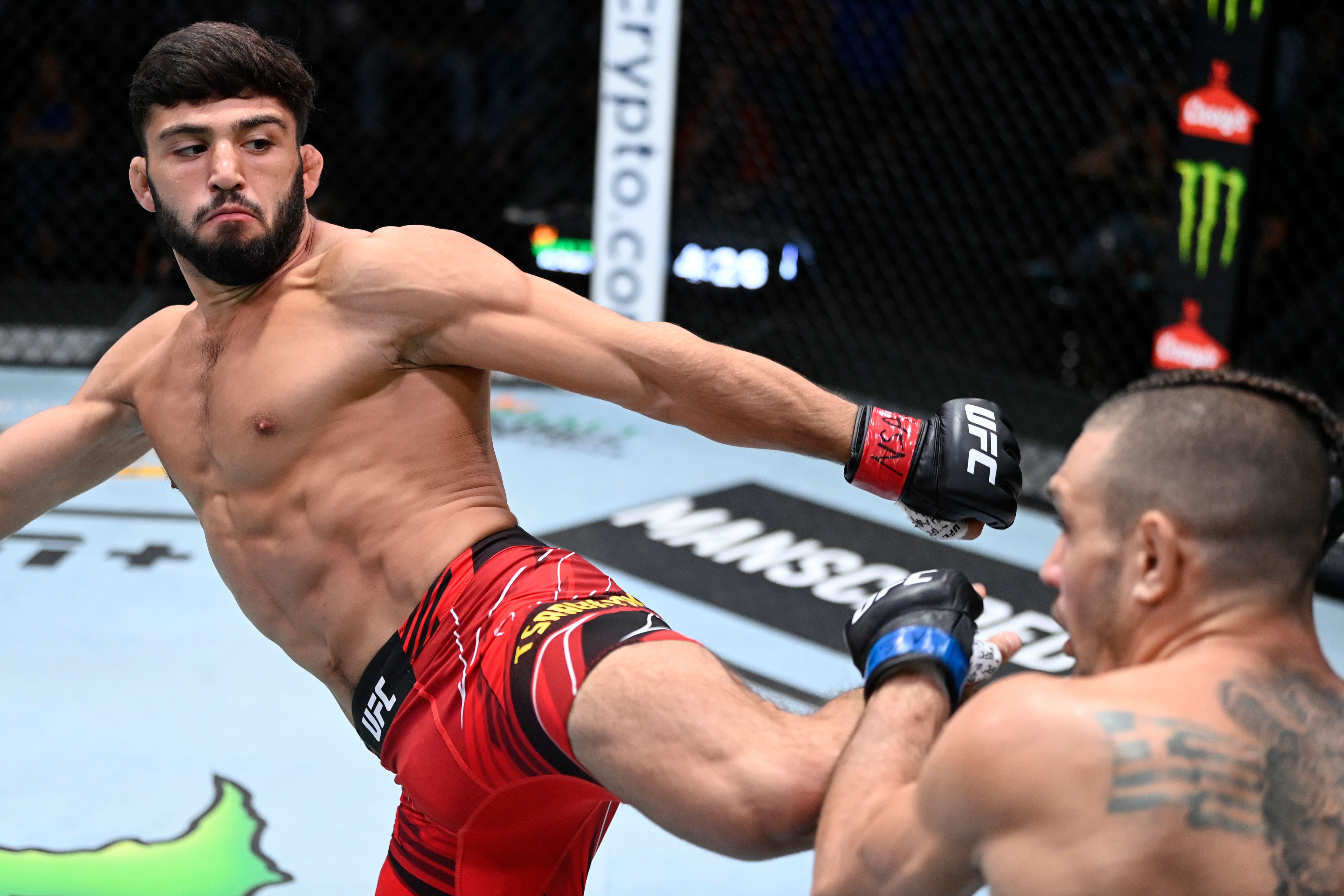 UFC: Arman Tsarukyan Wants Either Charles Oliveira Or Beneil Dariush Next