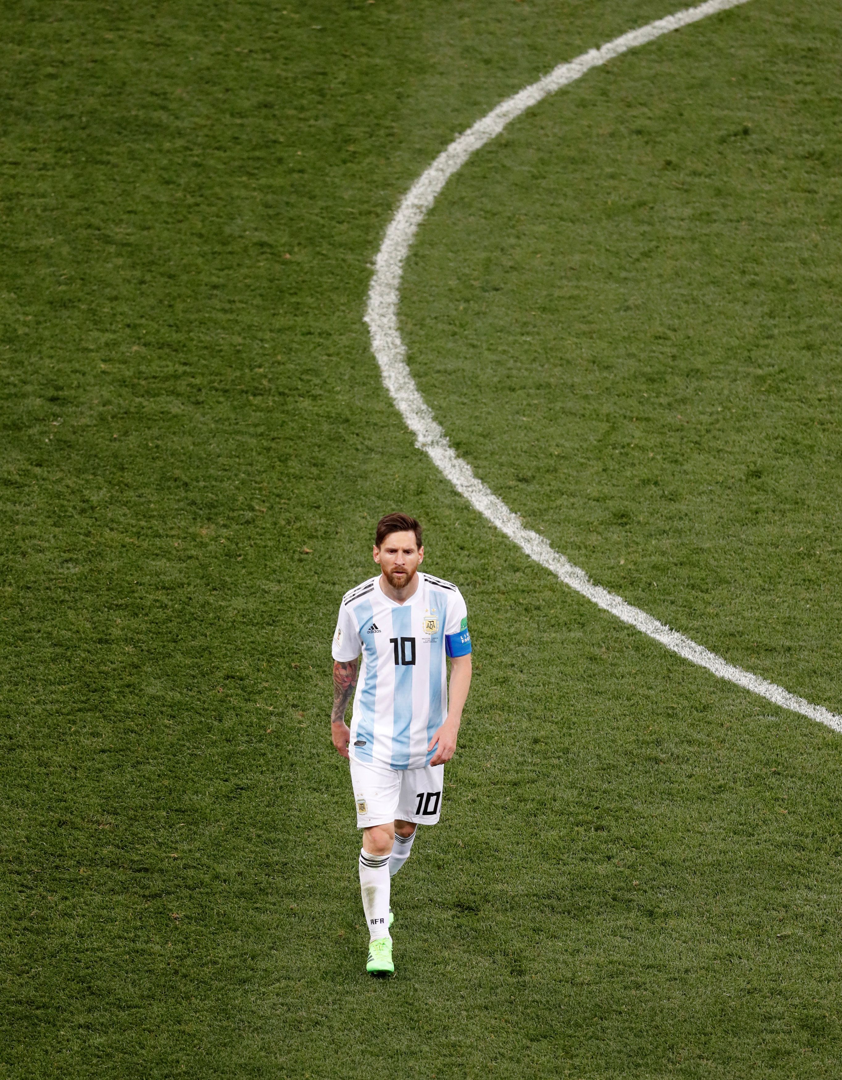 Messi looks dejected at the 2018 World Cup.