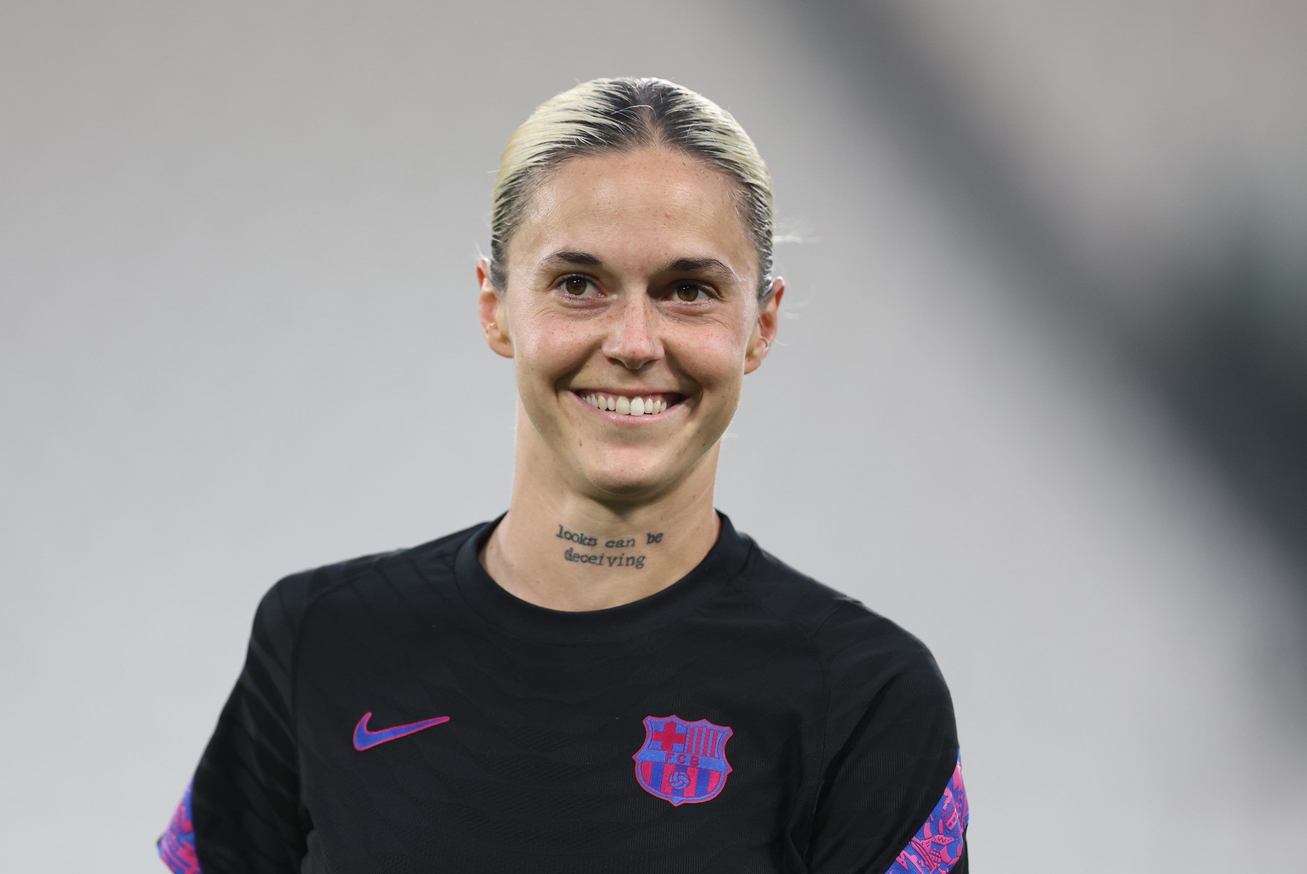 Barcelona, Spain, December 4tth, 2022: Mapi Leon receiving her 200th cap  shirt during the Finetwork Liga F match between FC Barcelona Femeni v Real  Sociedad at Estadi Johan Cruyff, Barcelona (Unnati Naidu/SPP)