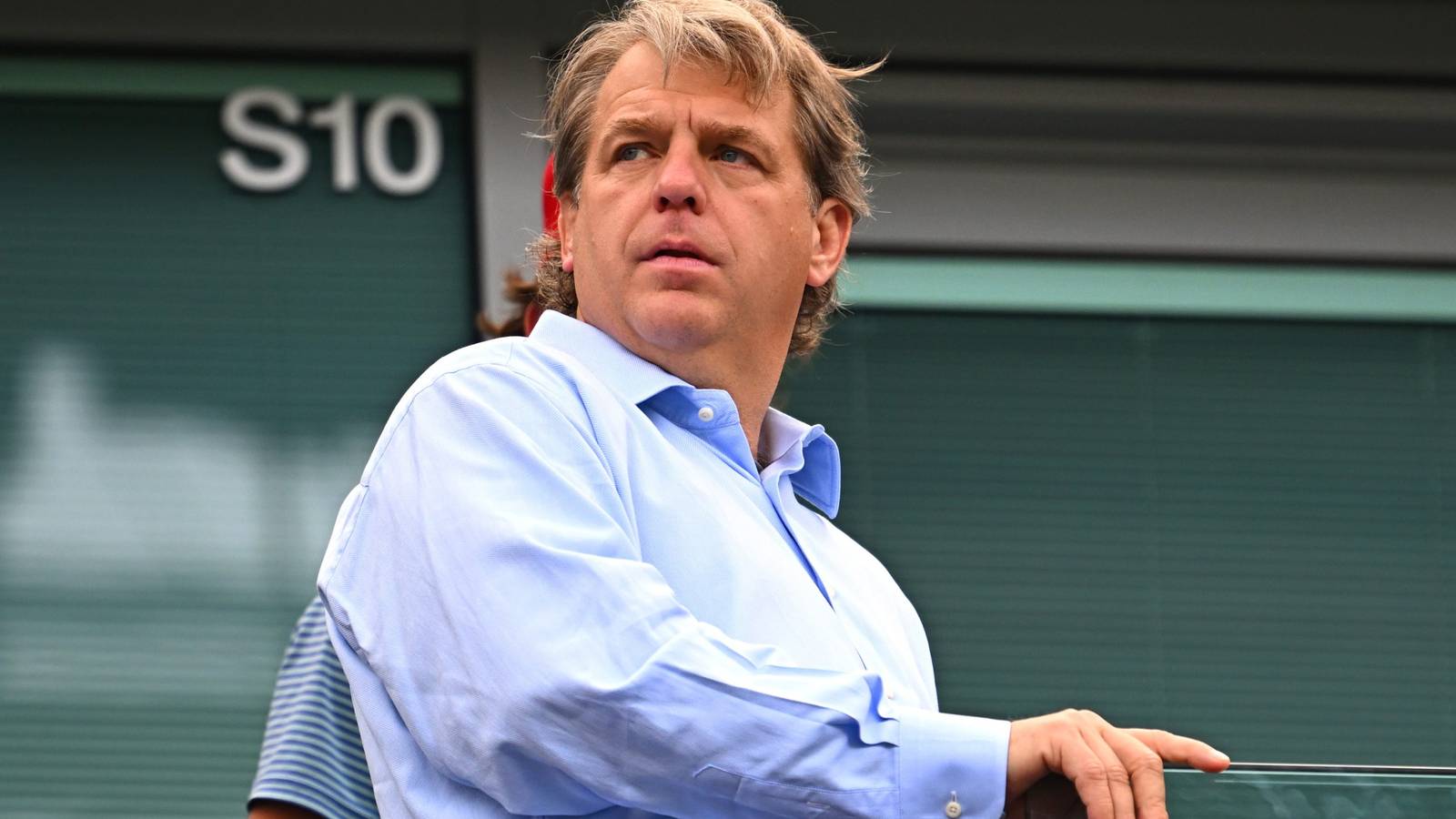 Chelsea 'would have hell of a ride' with 60 y/o title-winner at ...