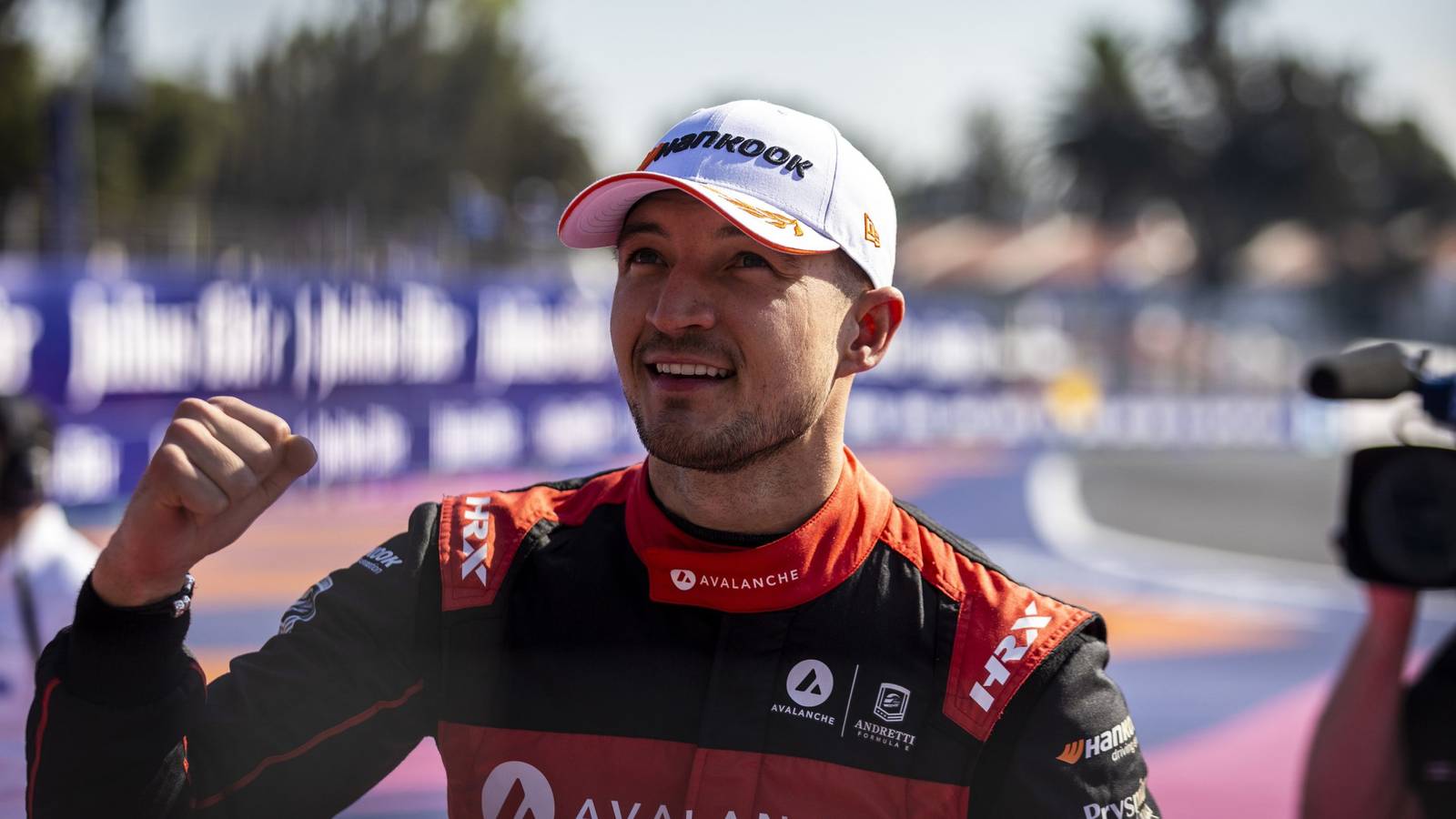 FE: Jake Dennis hopes for championship run after top start to campaign