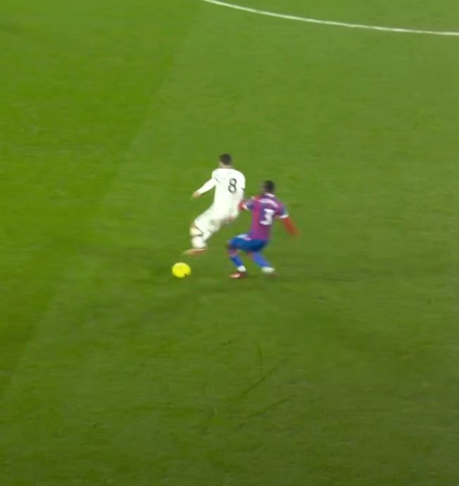 Casemiro's yellow card Man Utd star was 'furious' with Bruno Fernandes