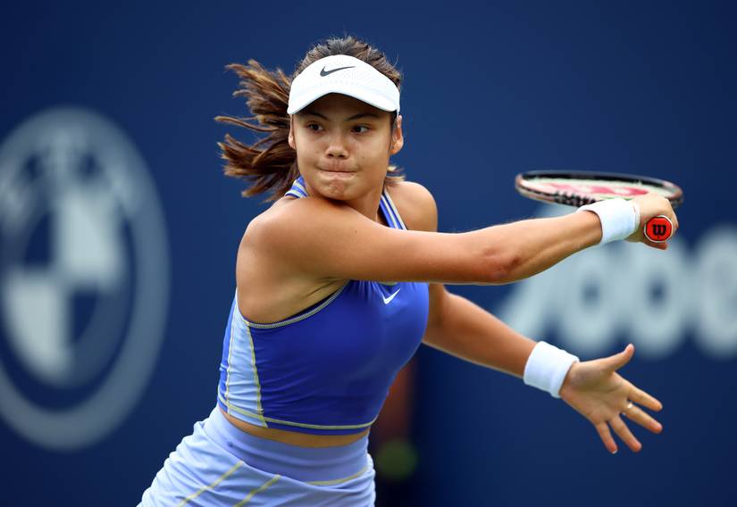 Emma Raducanu has been speaking to Tim Henman as she fights for fitness