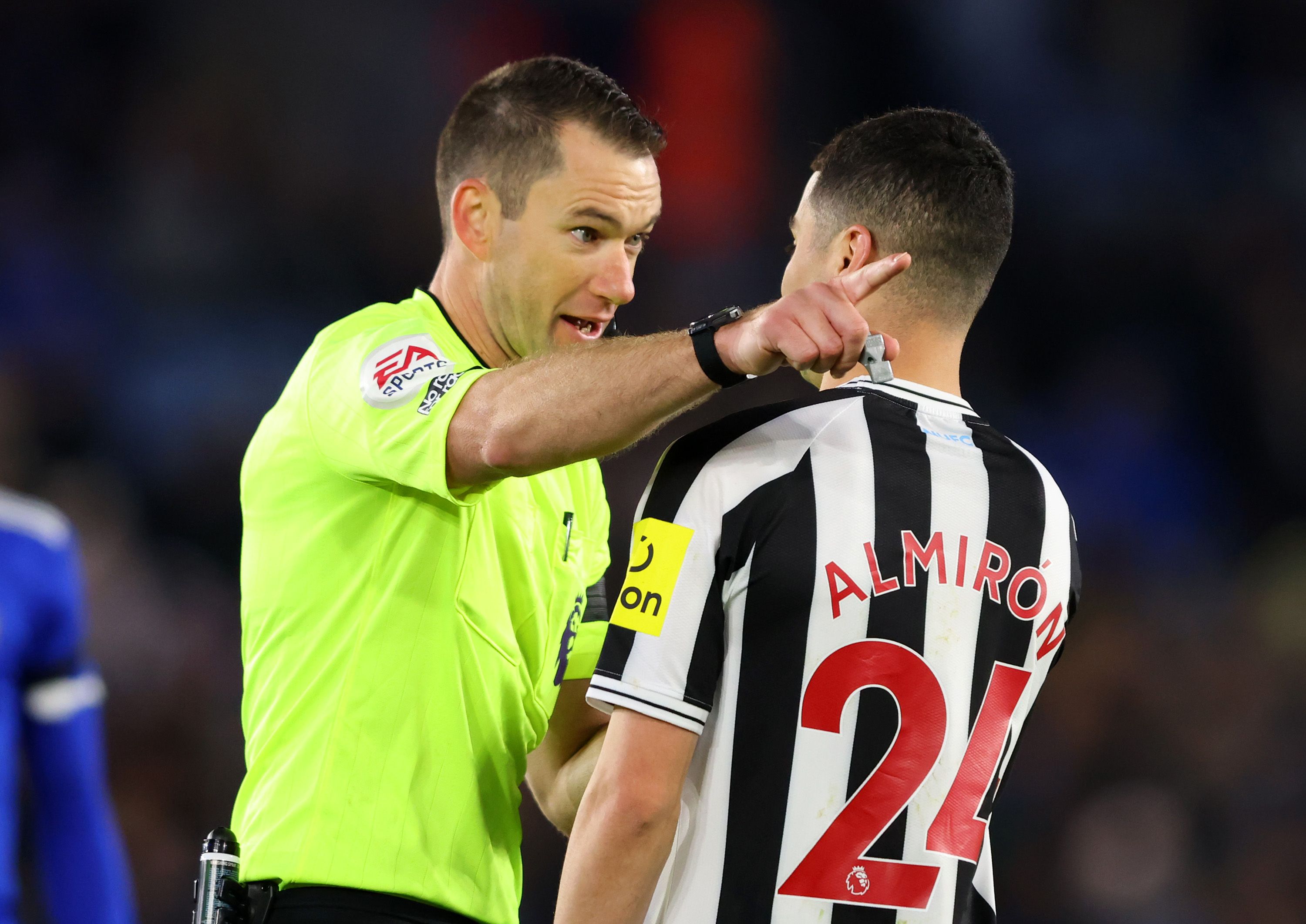 WSL Rare video of mic’d up referee is still fascinating to watch