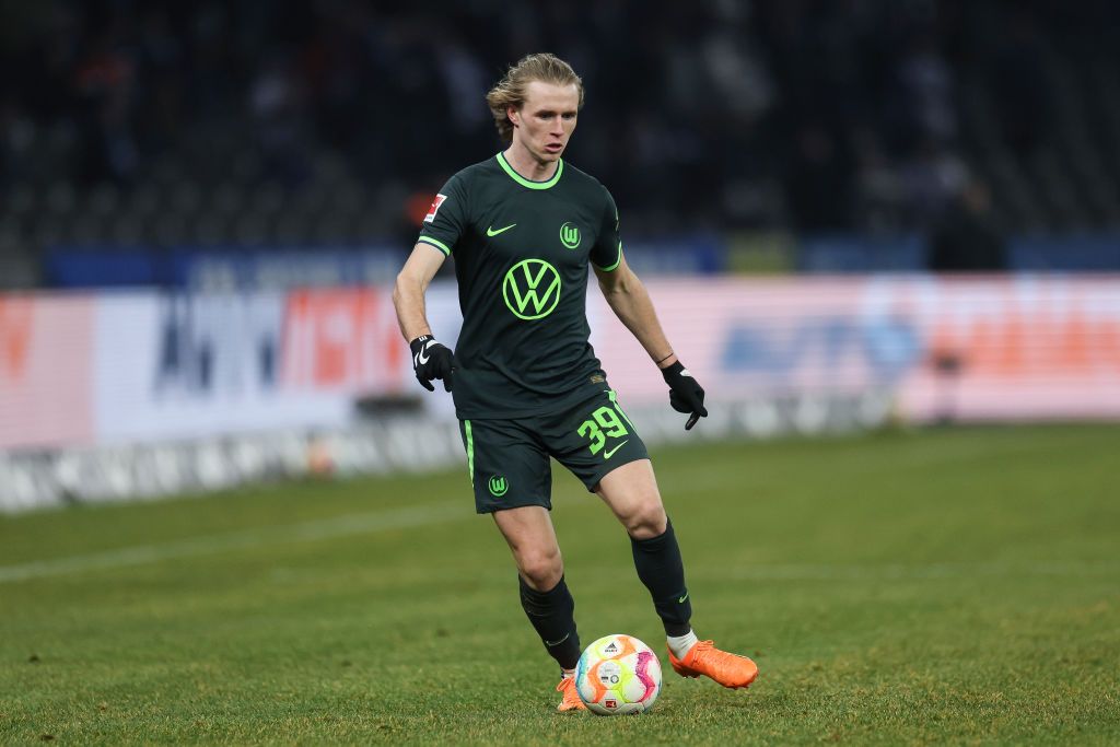 Patrick Wimmer with the ball at Wolfsburg