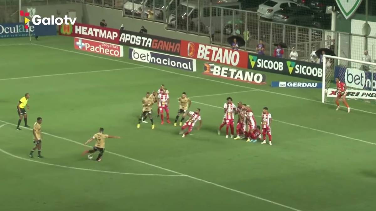 Hulk scores two incredible free kick for Atletico Mineiro - one reached ...