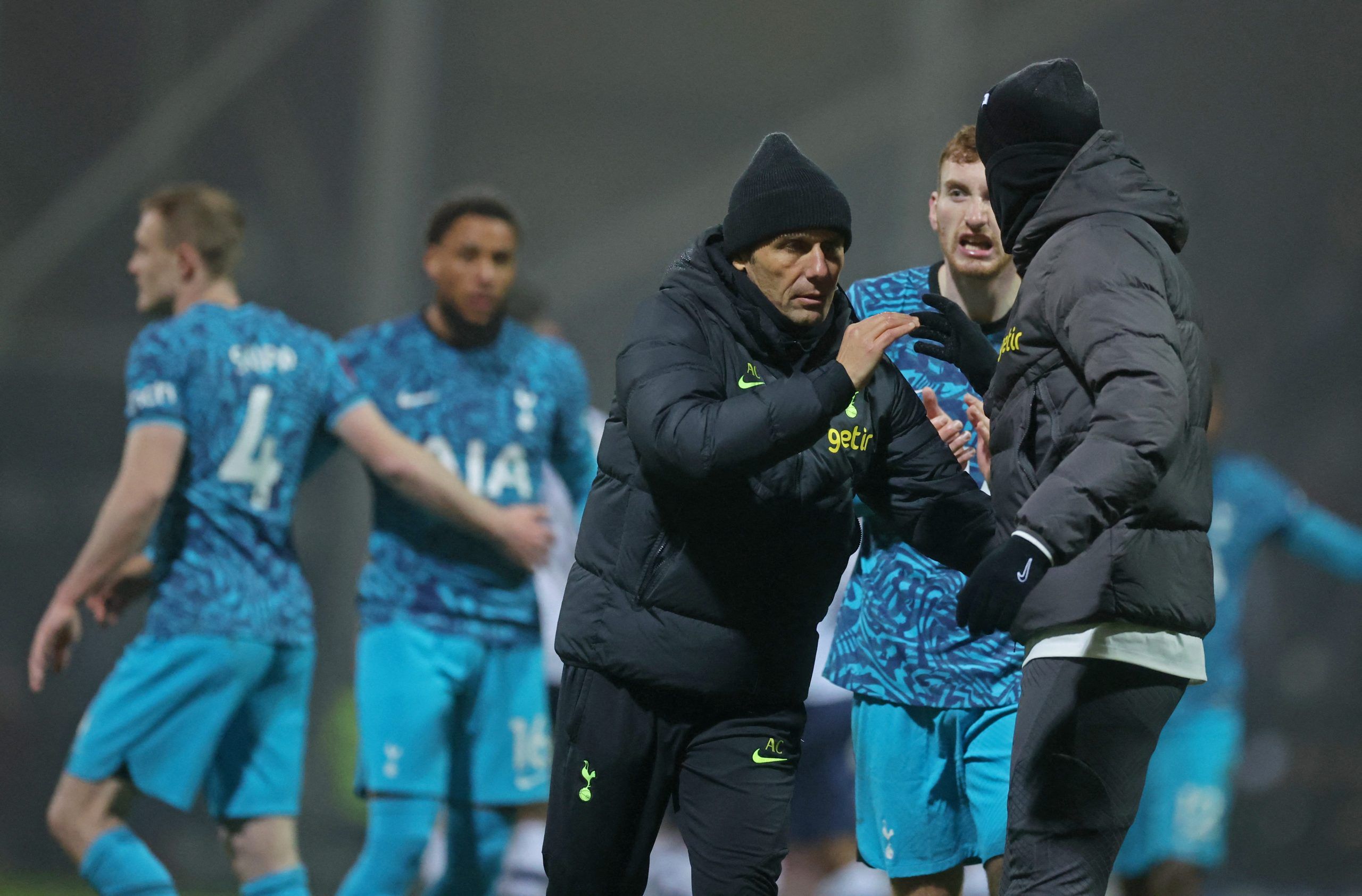 tottenham-levy-made-transfer-promise-to-conte-at-hotspur-way