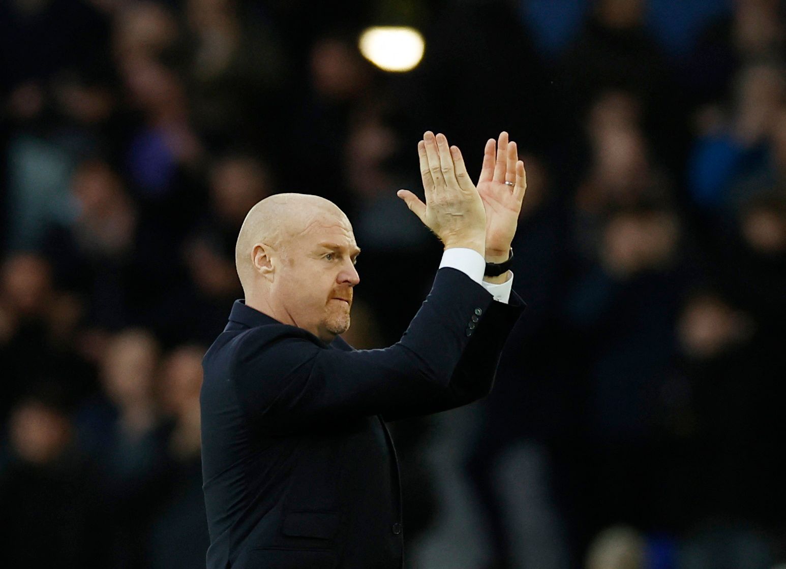 Everton manager Sean Dyche applauding fans