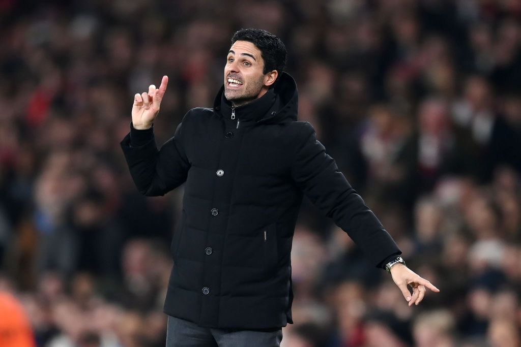 Arsenal manager Mikel Arteta giving instructions
